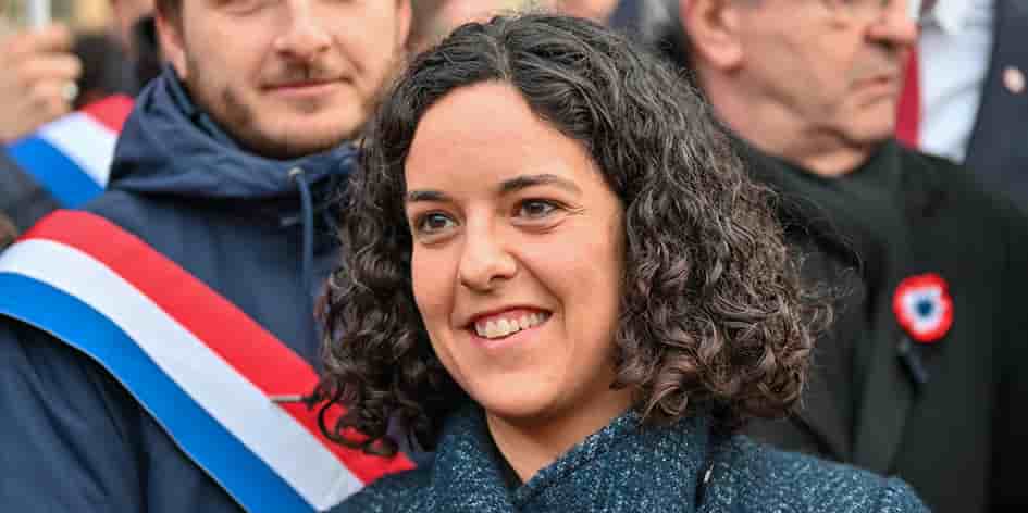Manon Aubry le 14 février à Paris, aux côtés de François Piquemal, député LFI, et Jean-Luc Mélenchon.