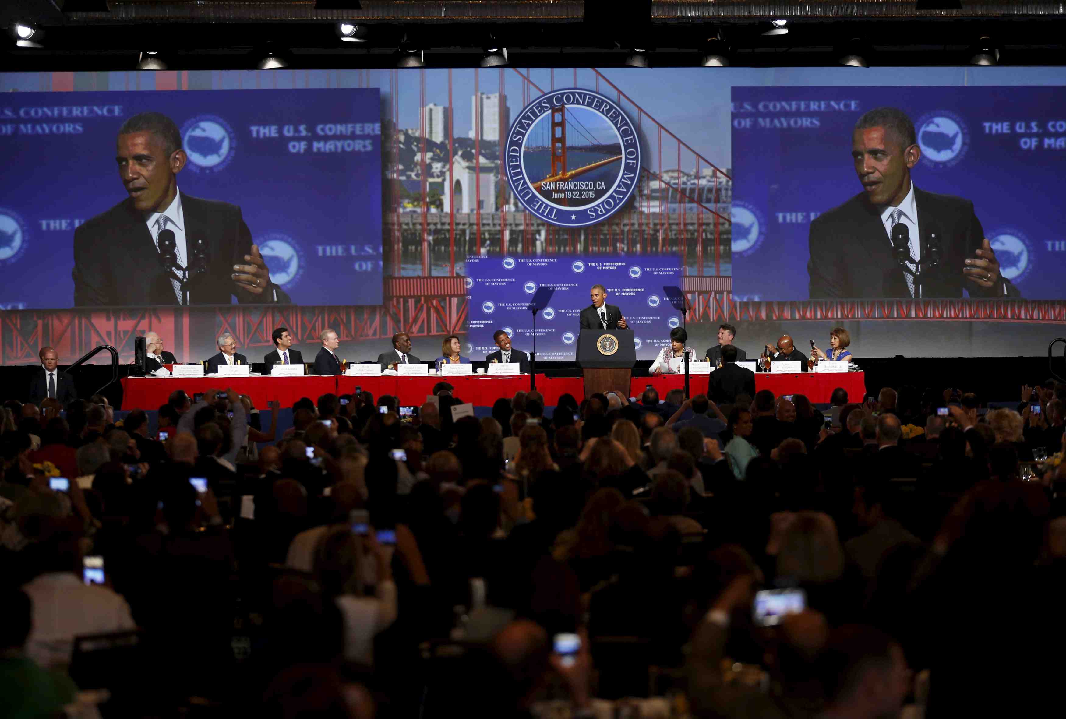 Barack obama prone a nouveau un controle plus strict des armes a feu