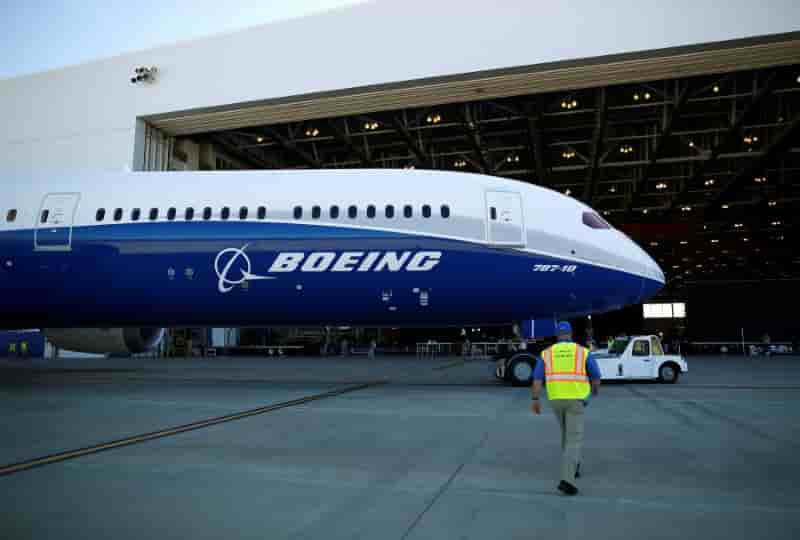 Boeing vise 1.500 departs volontaires
