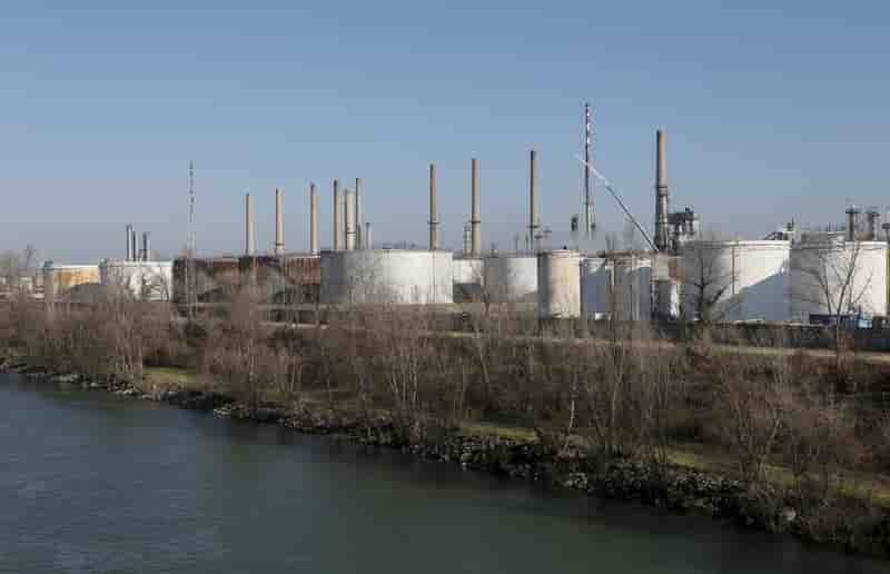 Reconduction de la greve a la raffinerie total de feyzin