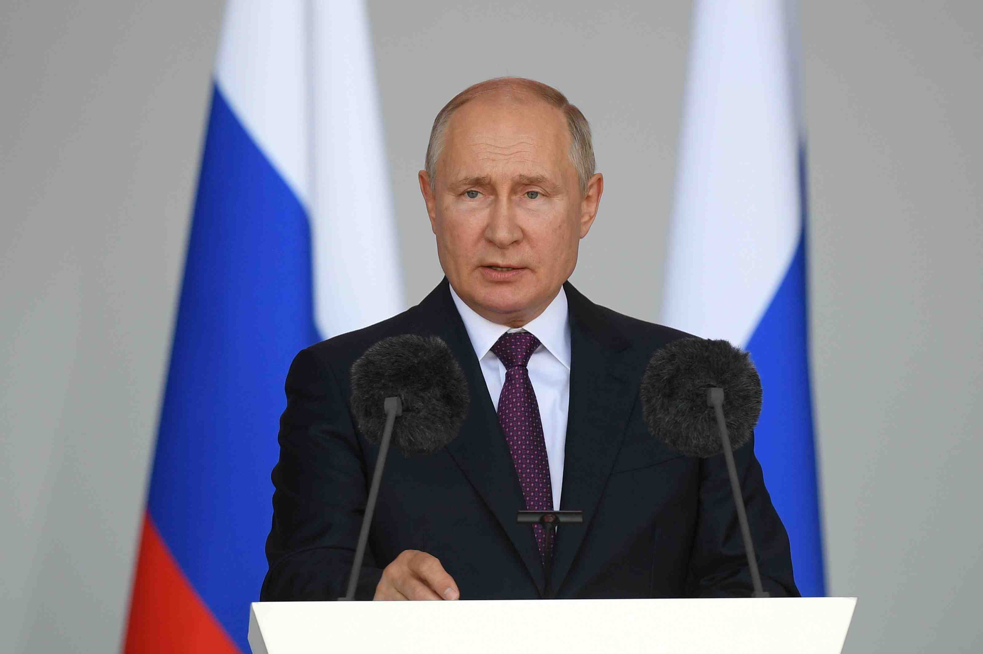 Afghanistan: la russie attend avant d'arreter sa position avec les taliban