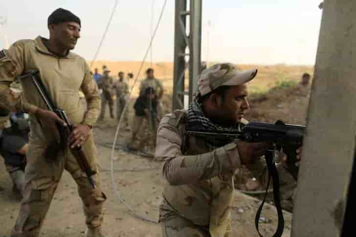 Les forces irakiennes dans la derniere ville au sud de mossoul