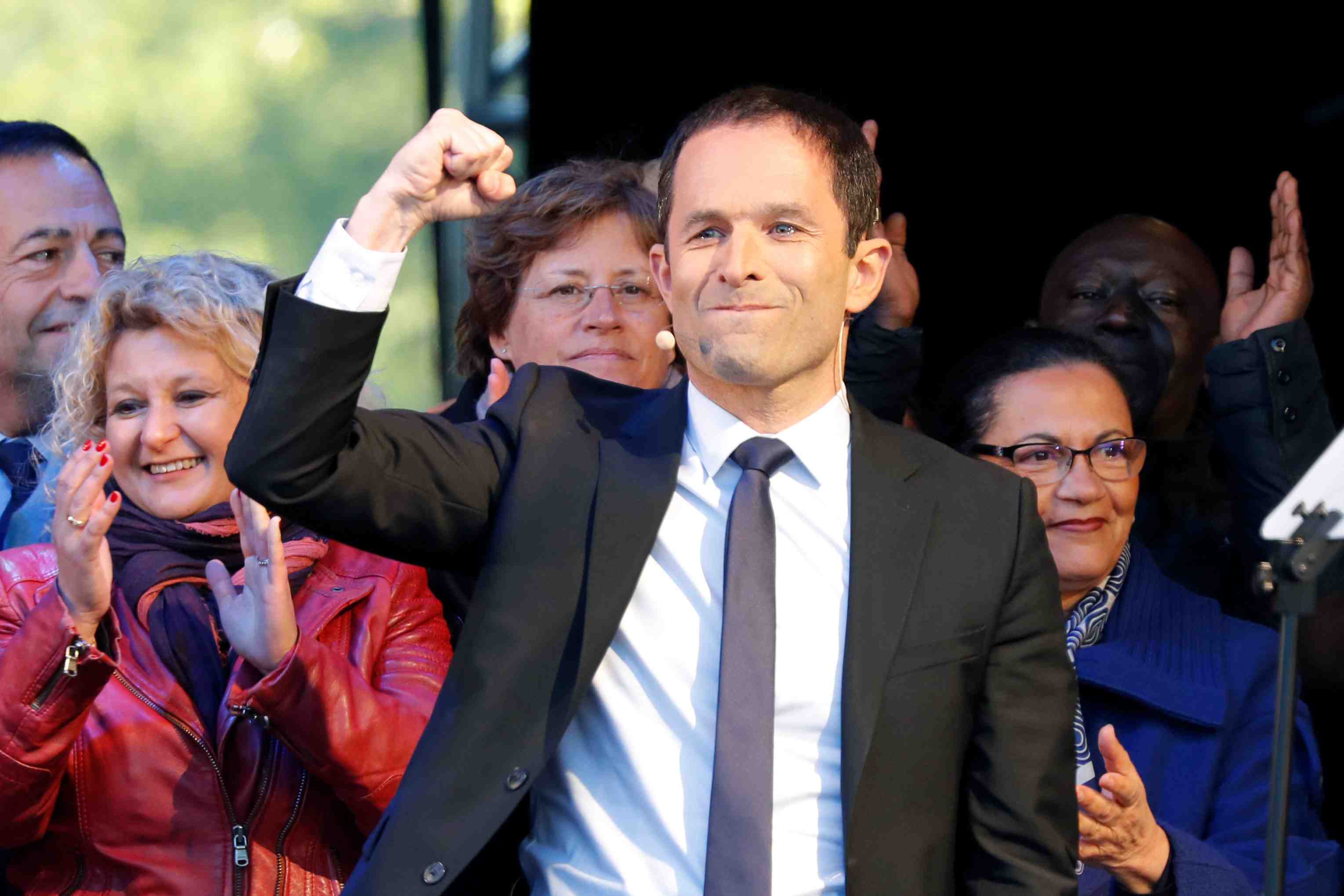 Benoit hamon tente un ultime sursaut place de la republique