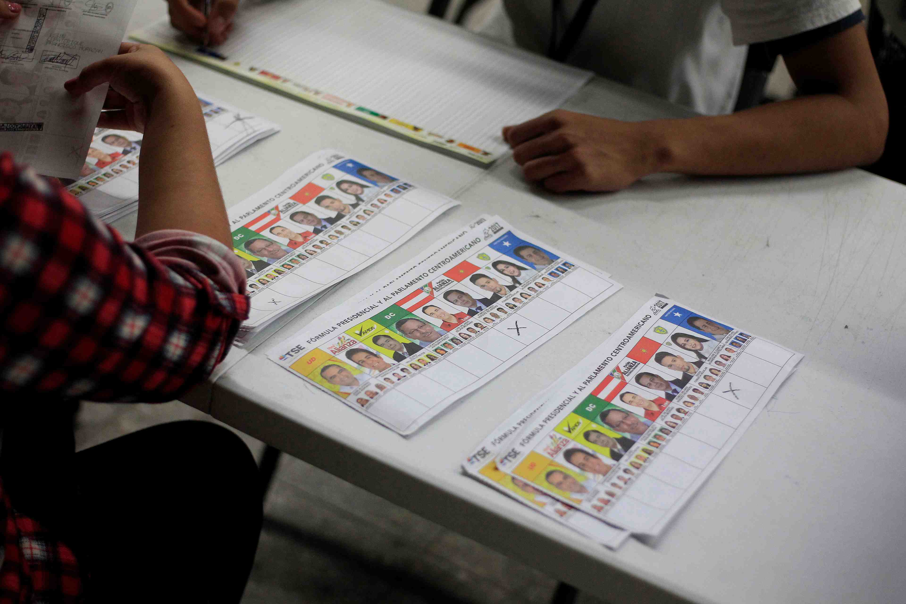 Le honduras va recompter une partie des suffrages de la presidentielle