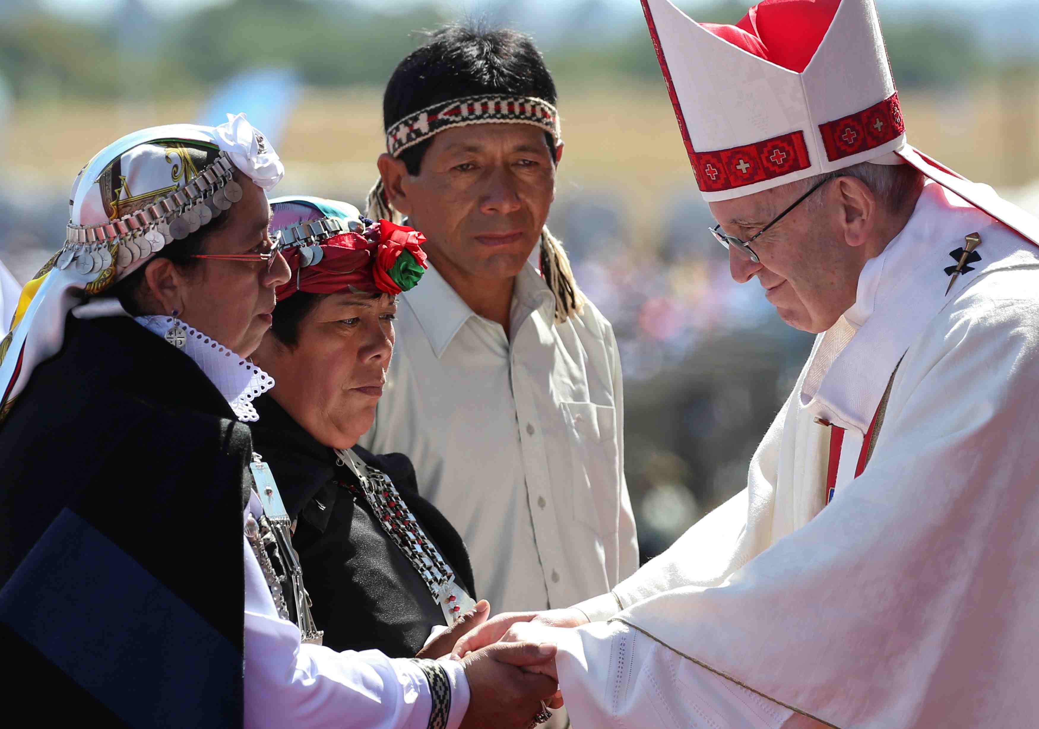 Le pape en terre mapuche prone la non-violence