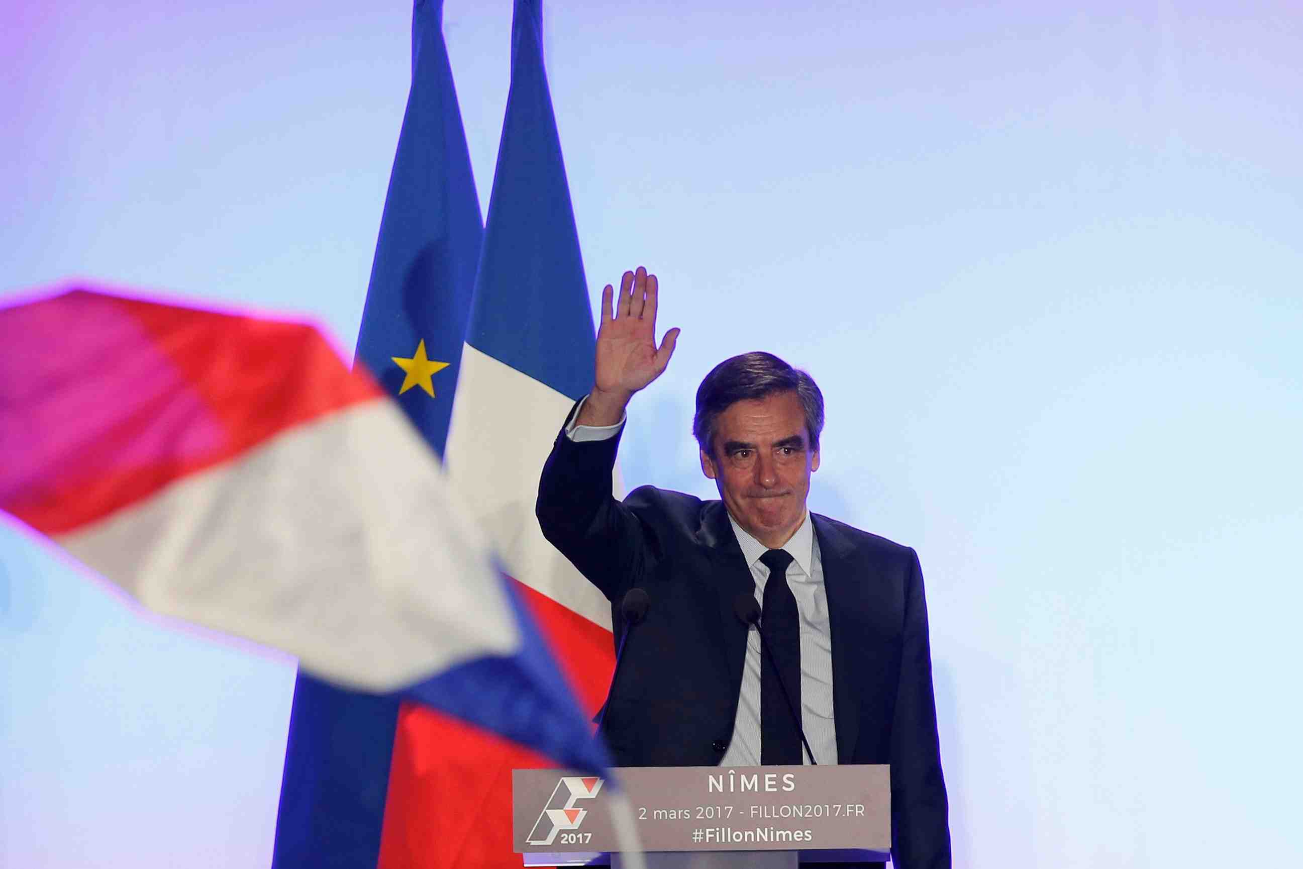 Fillon se presente a nimes en combattant balafre