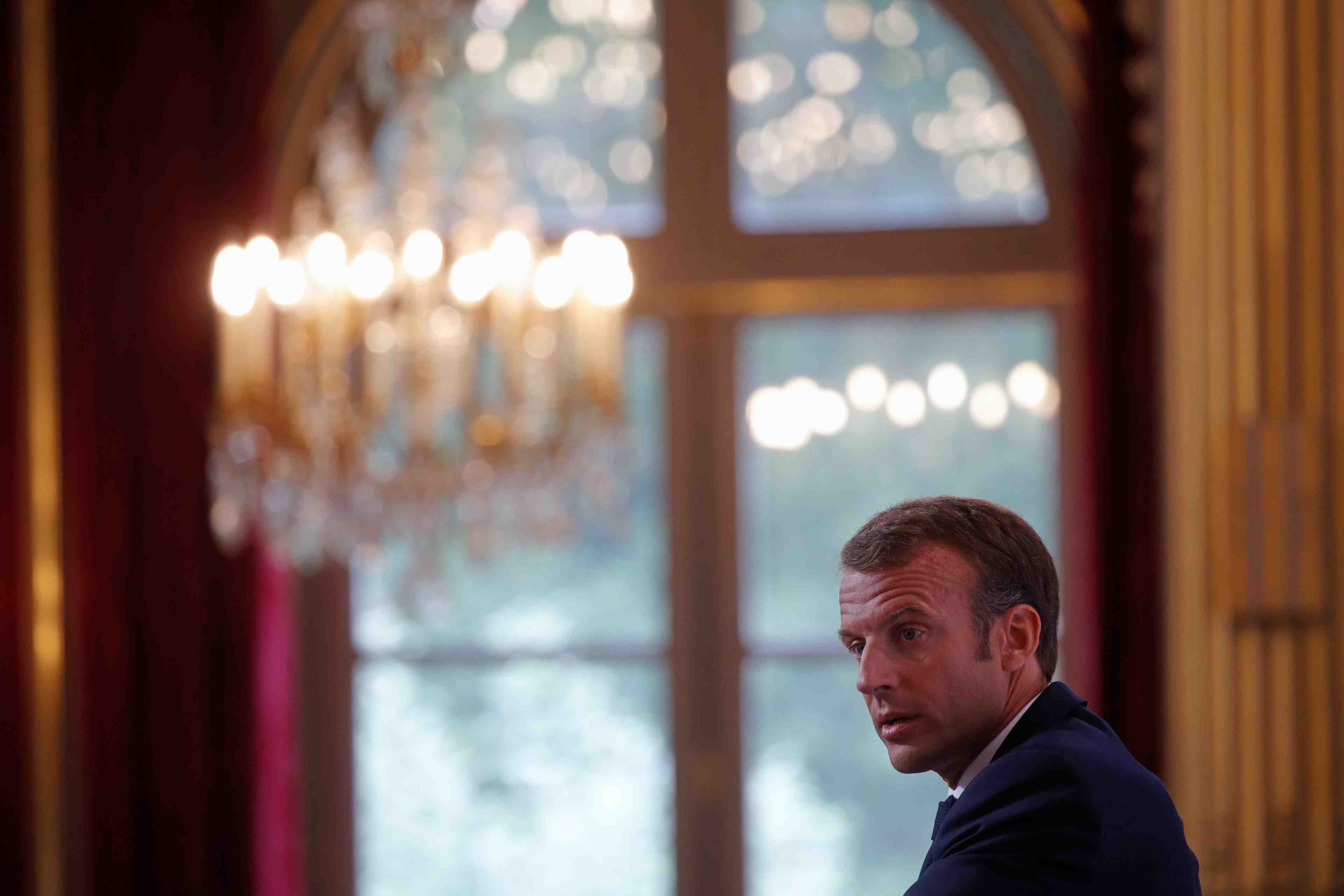 Macron fourbit ses armes face aux "nationalistes"