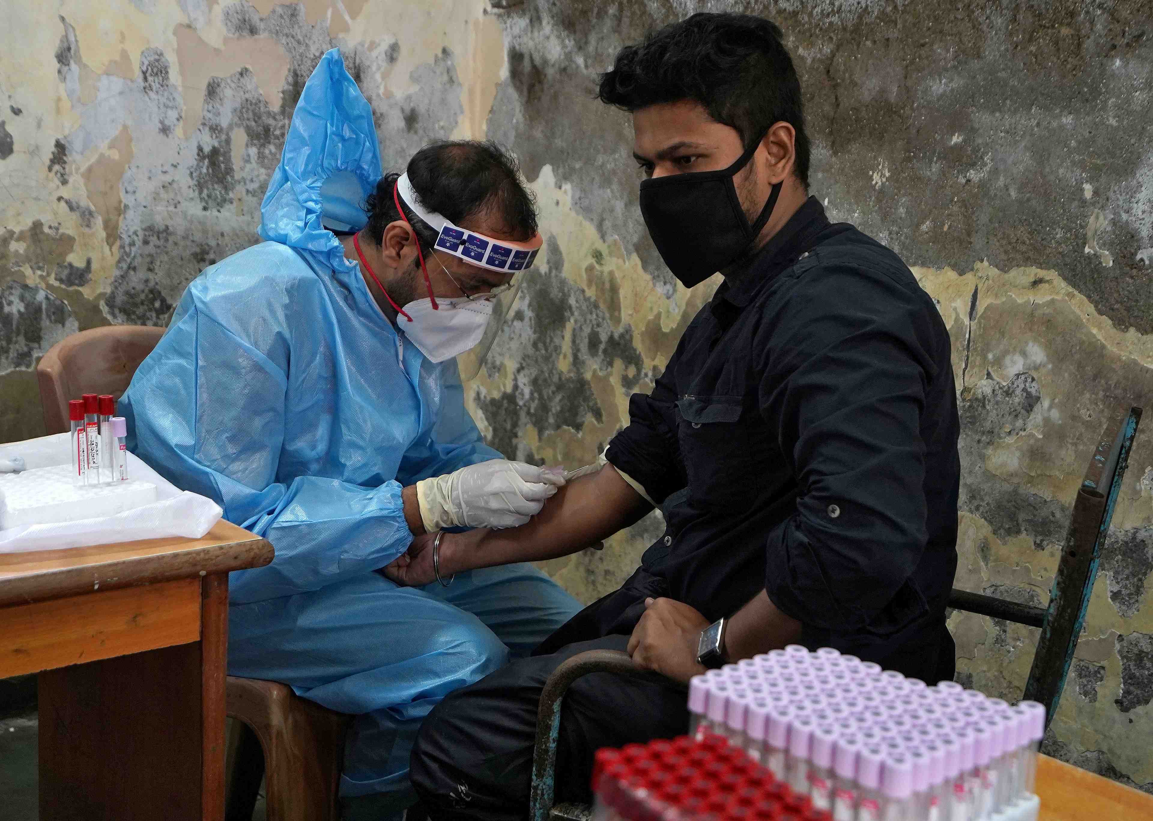 Coronavirus: en inde, le nombre de cas approche des 8 millions