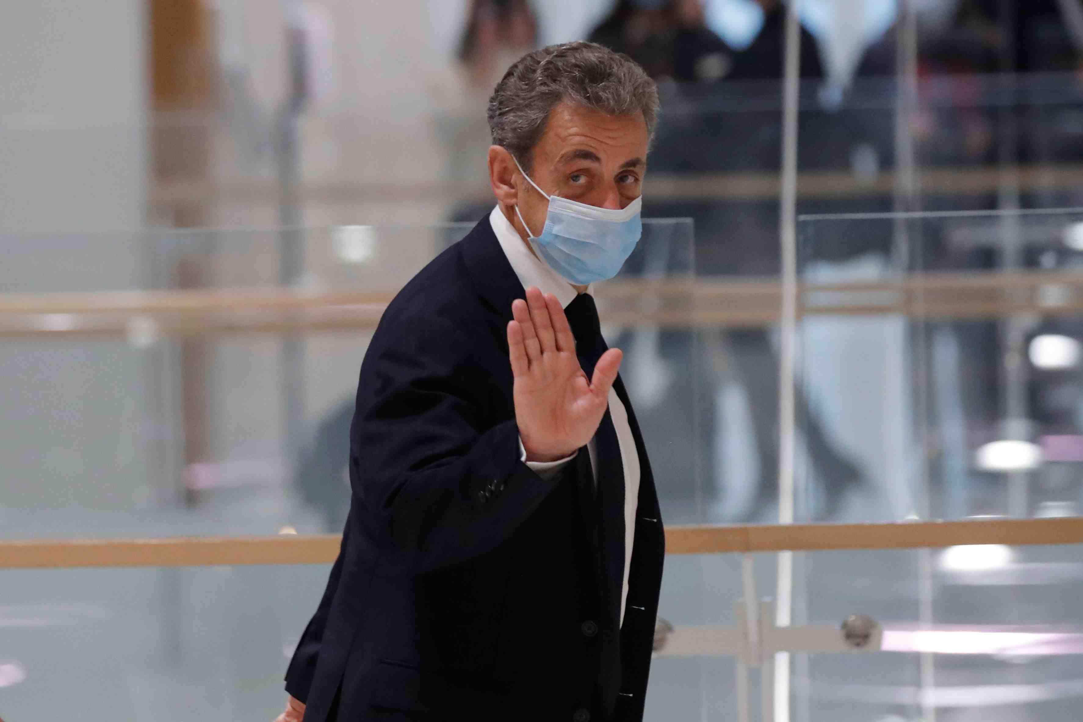 Le proces de nicolas sarkozy dans l'affaire des "ecoutes" suspendu jusqu'a jeudi