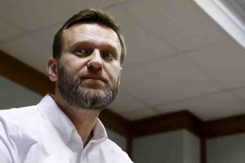 L'opposant russe navalny et des partisans pris a partie