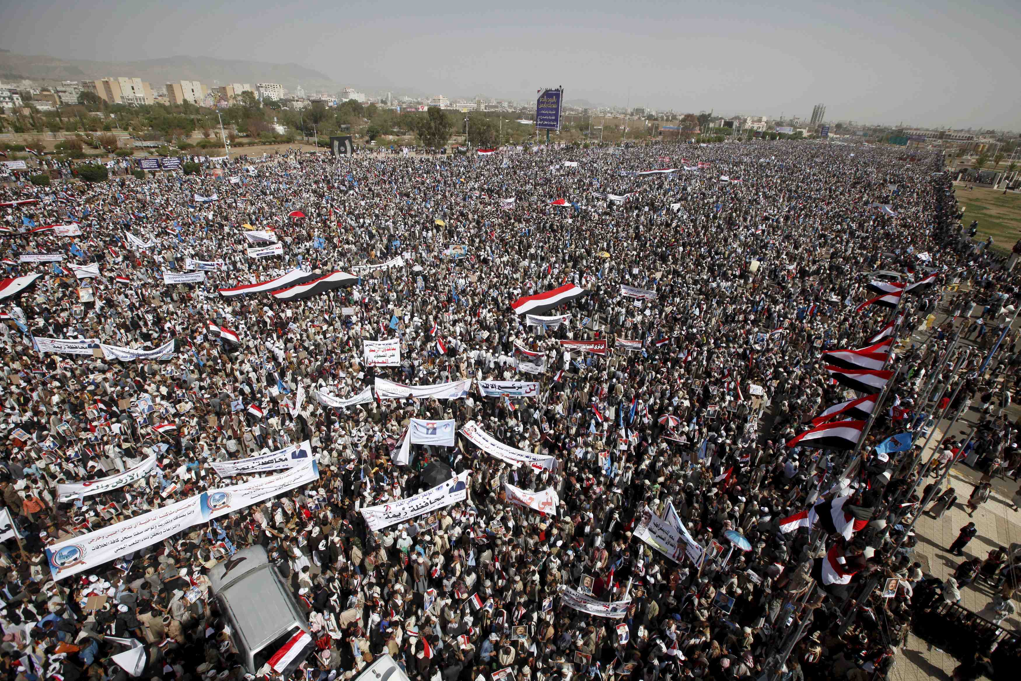 Au yemen, l'ancien president saleh prone "la paix des braves"