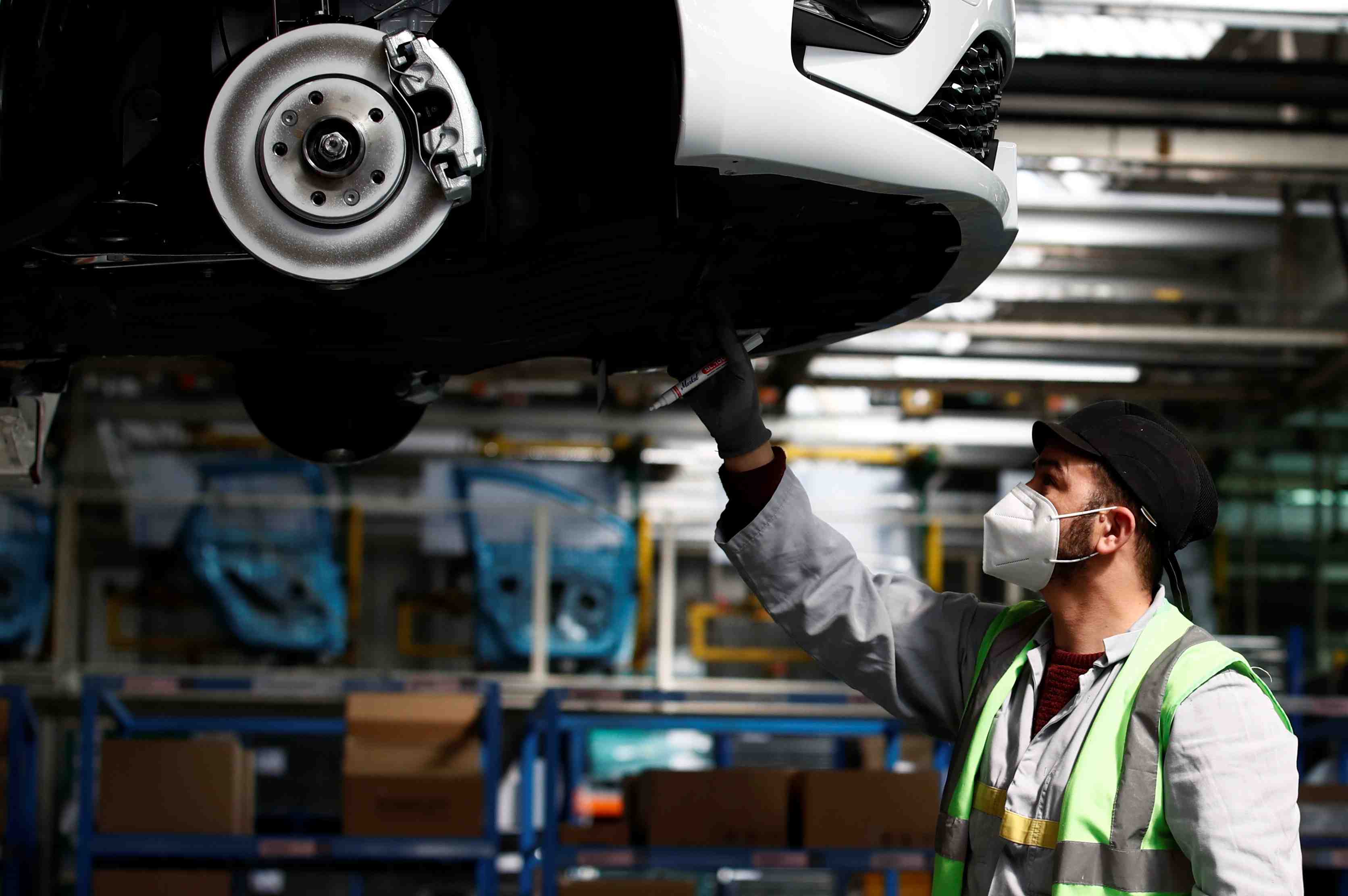 Recul de 24,1% des ventes de voitures en europe en juin, selon acea