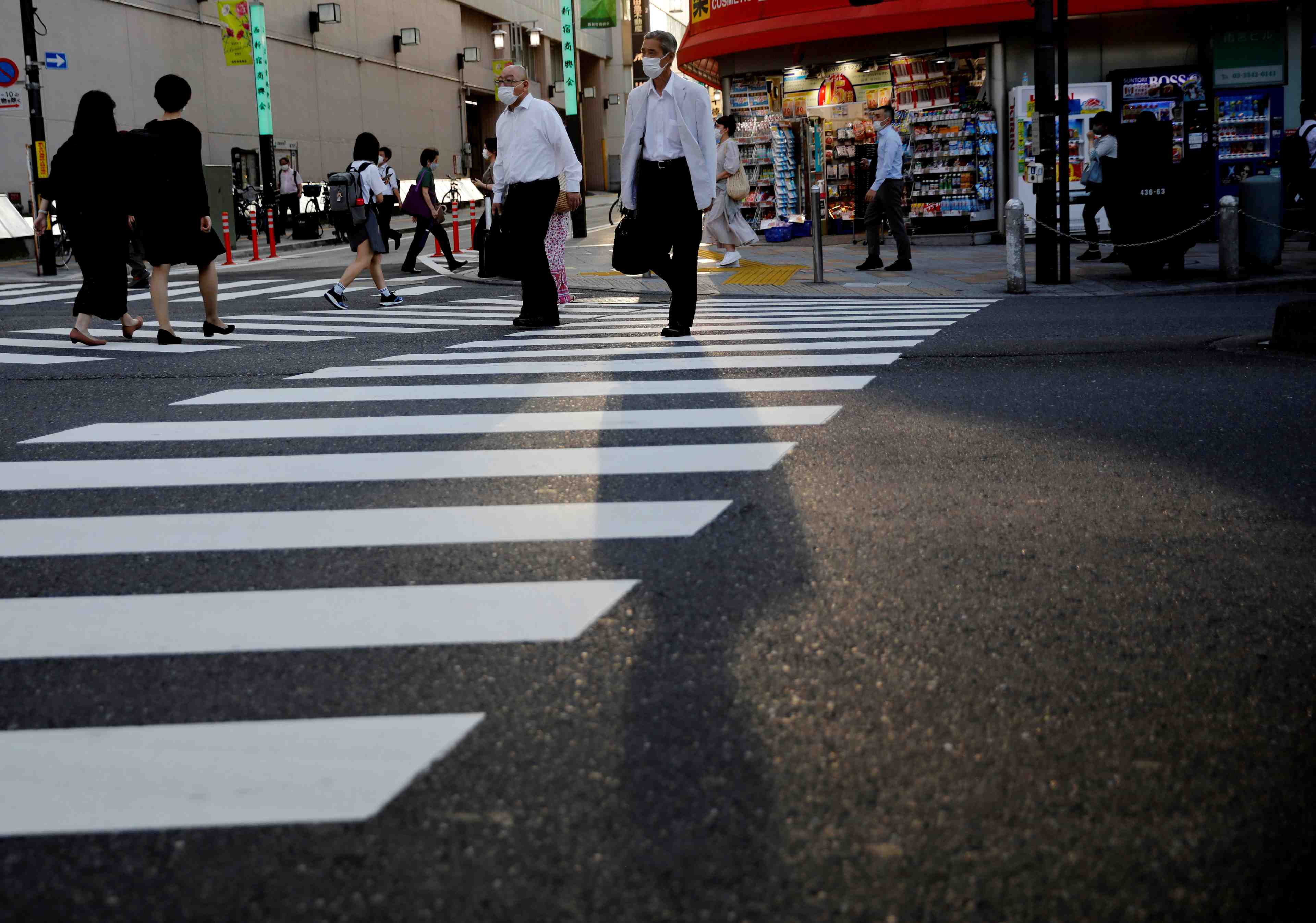 Coronavirus: le japon va assouplir les mesures aux frontieres pour les residents