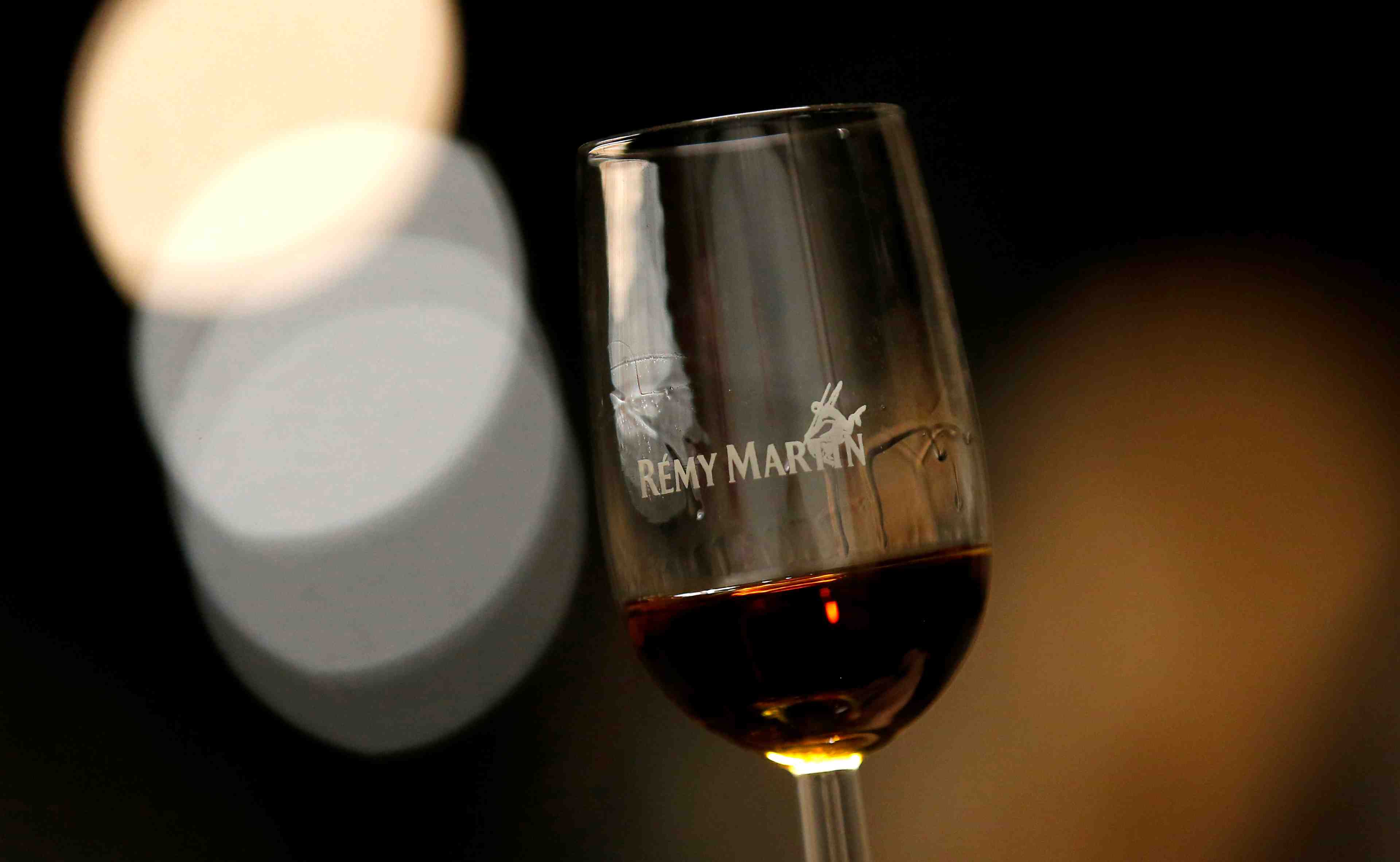 Remy cointreau: resultats semestriels porte par le cognac