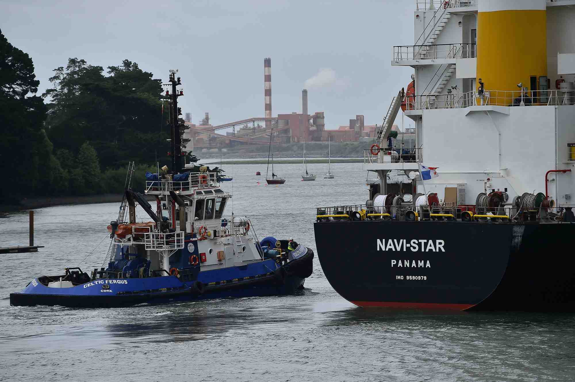 Des navires dans le port d'odessa, en ukraine