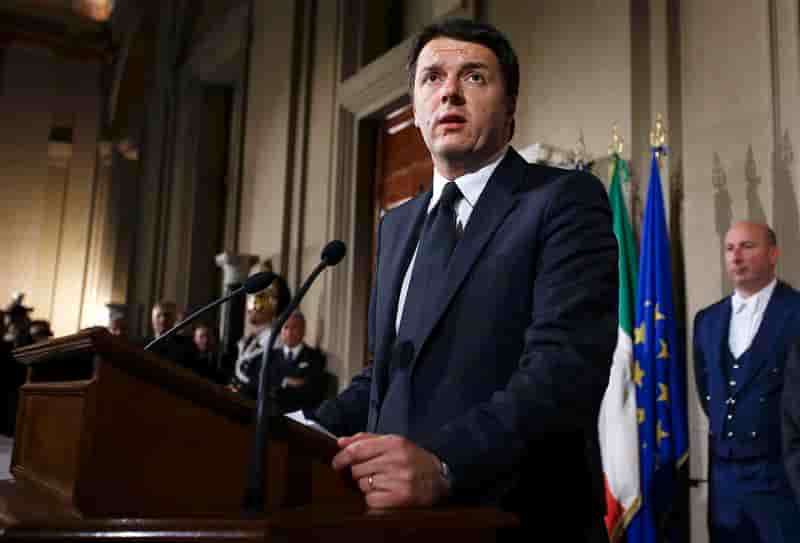 Matteo Renzi présente son nouveau gouvernement en Italie