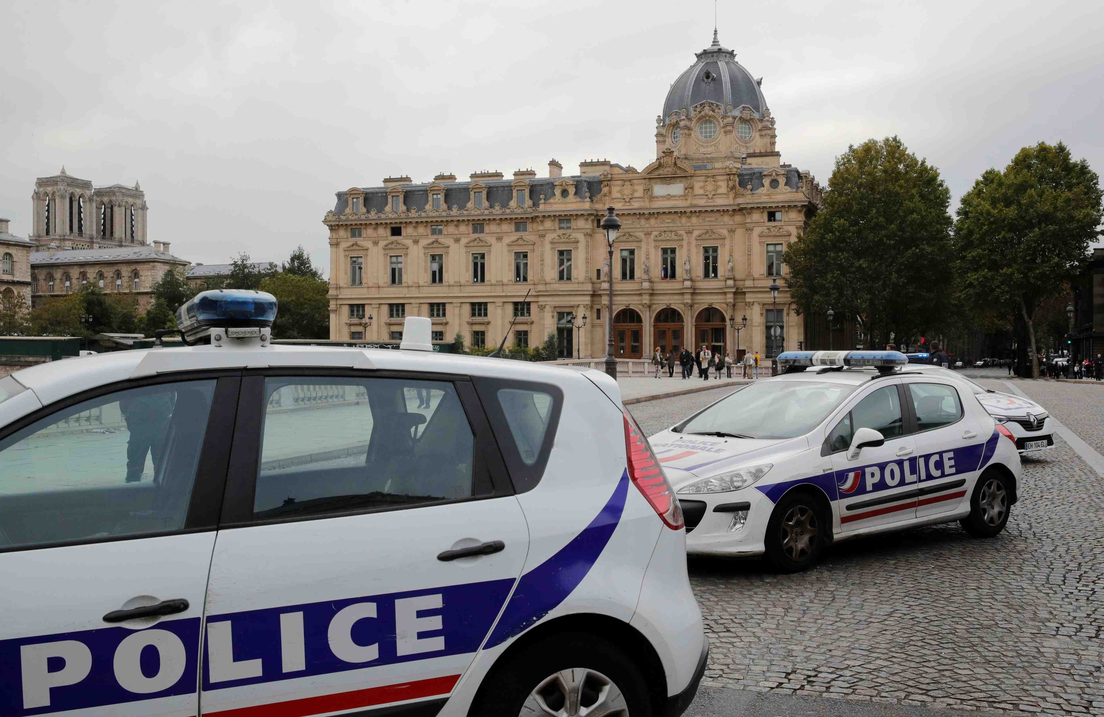 Tuerie de la prefecture de paris: les trois dernieres gardes a vue levees