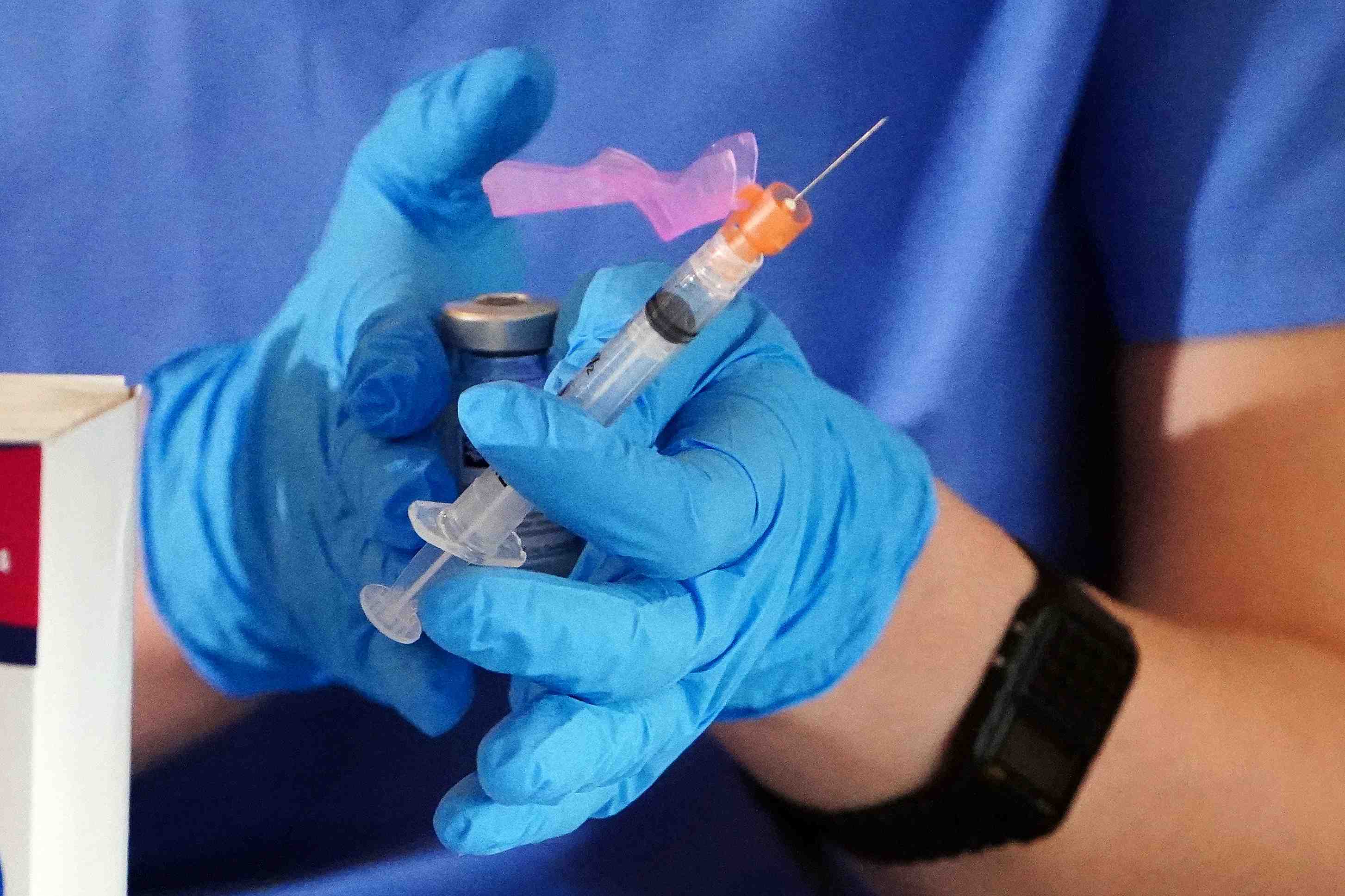 Coronavirus: l'agence europeenne des medicaments approuve le vaccin de moderna
