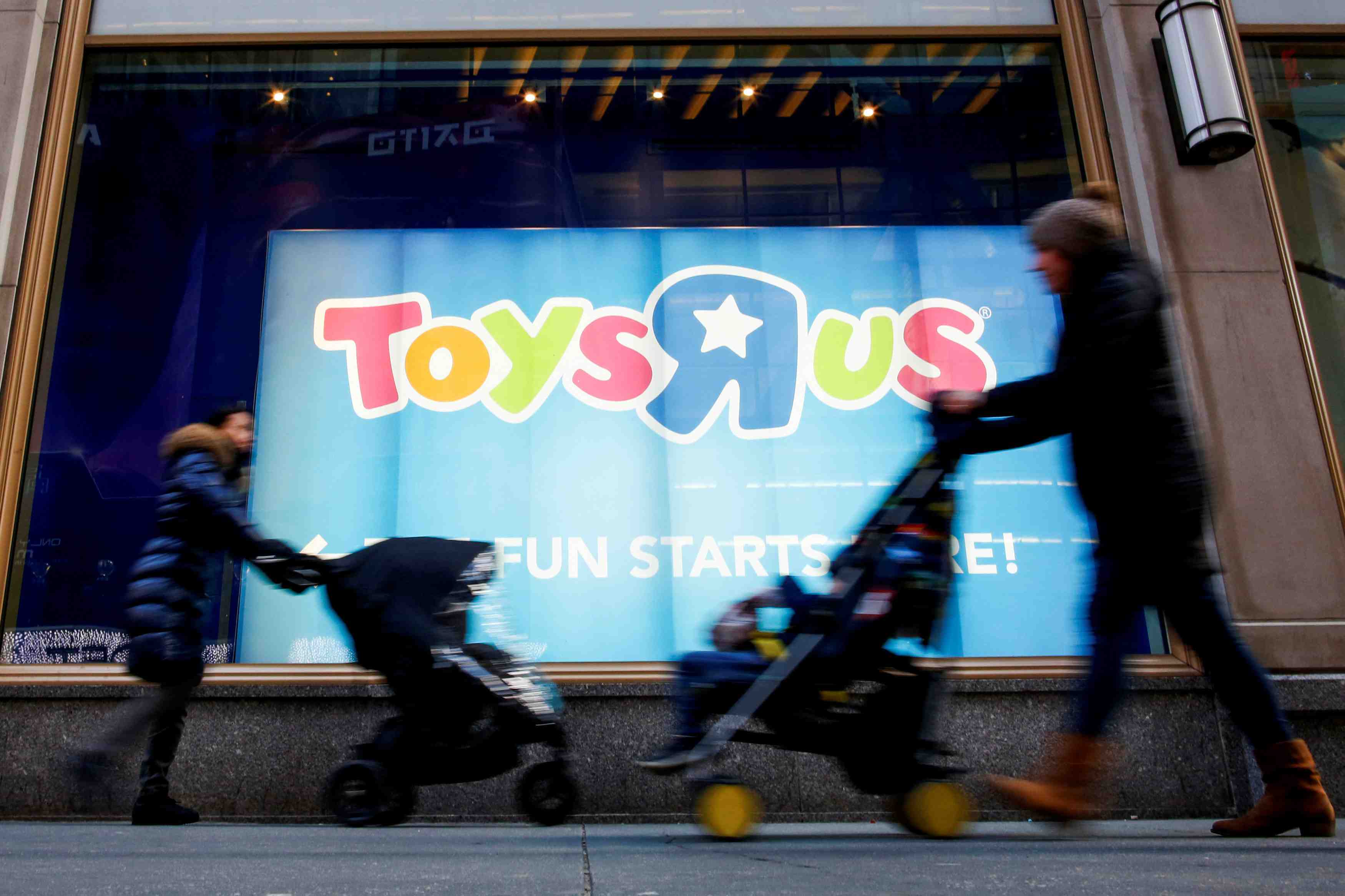 Toys "r" us va fermer tous ses magasins aux etats-unis