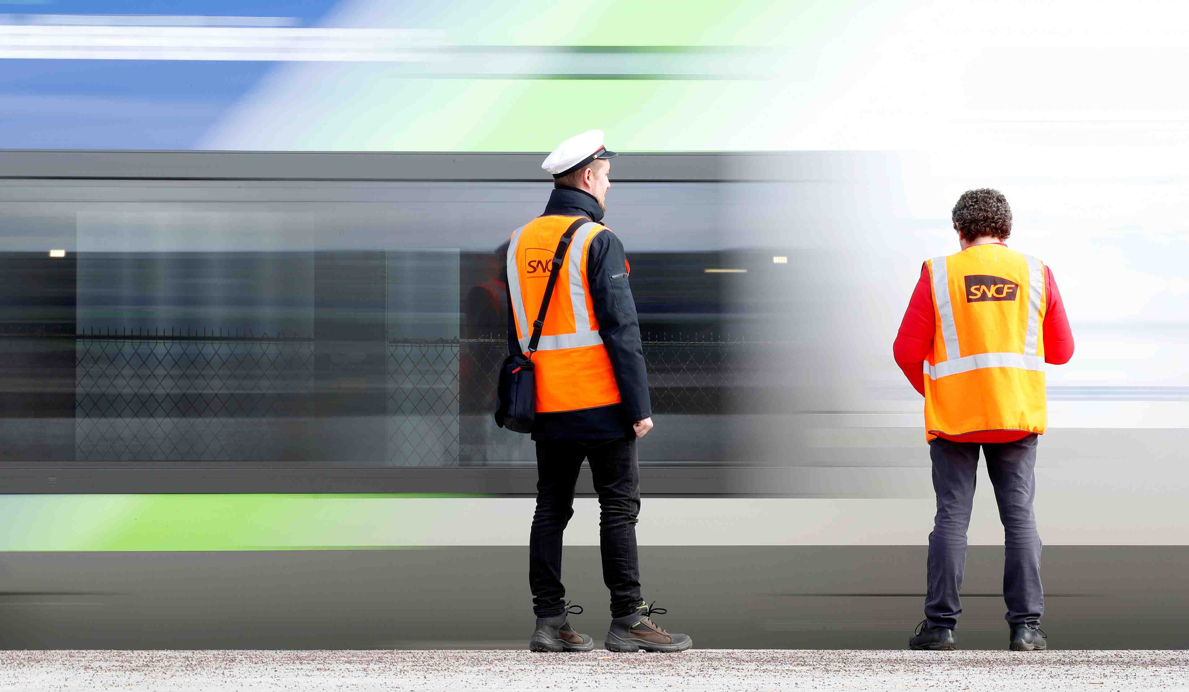 Des retenues sur salaire plus elevees pour les cheminots