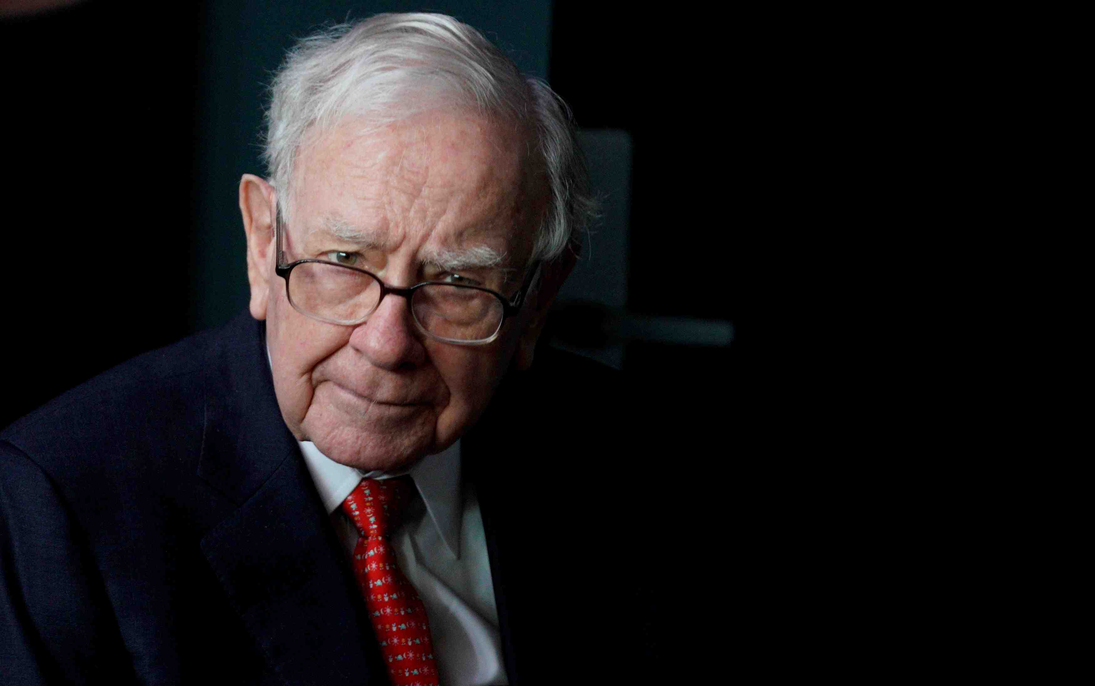 Buffett fustige le bitcoin et les "charlatans" du marche