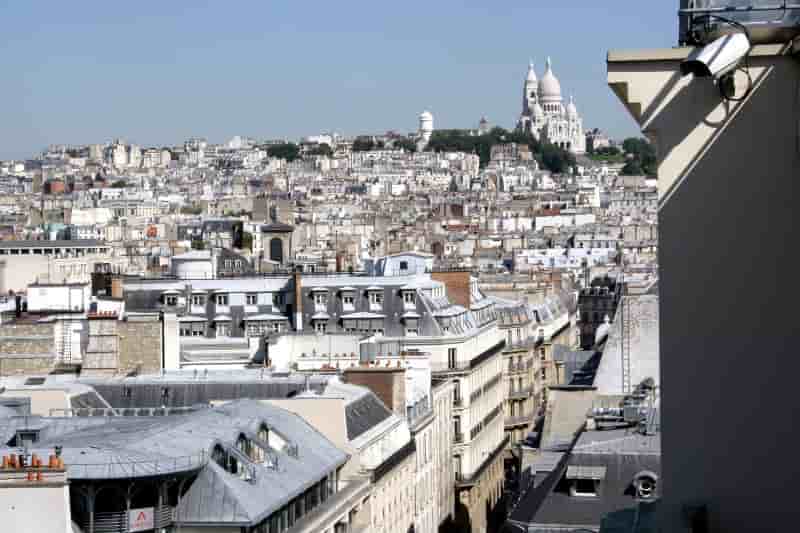 Les enqueteurs etudient la piste d'un attentat avorte dans le xviiie arrondissement