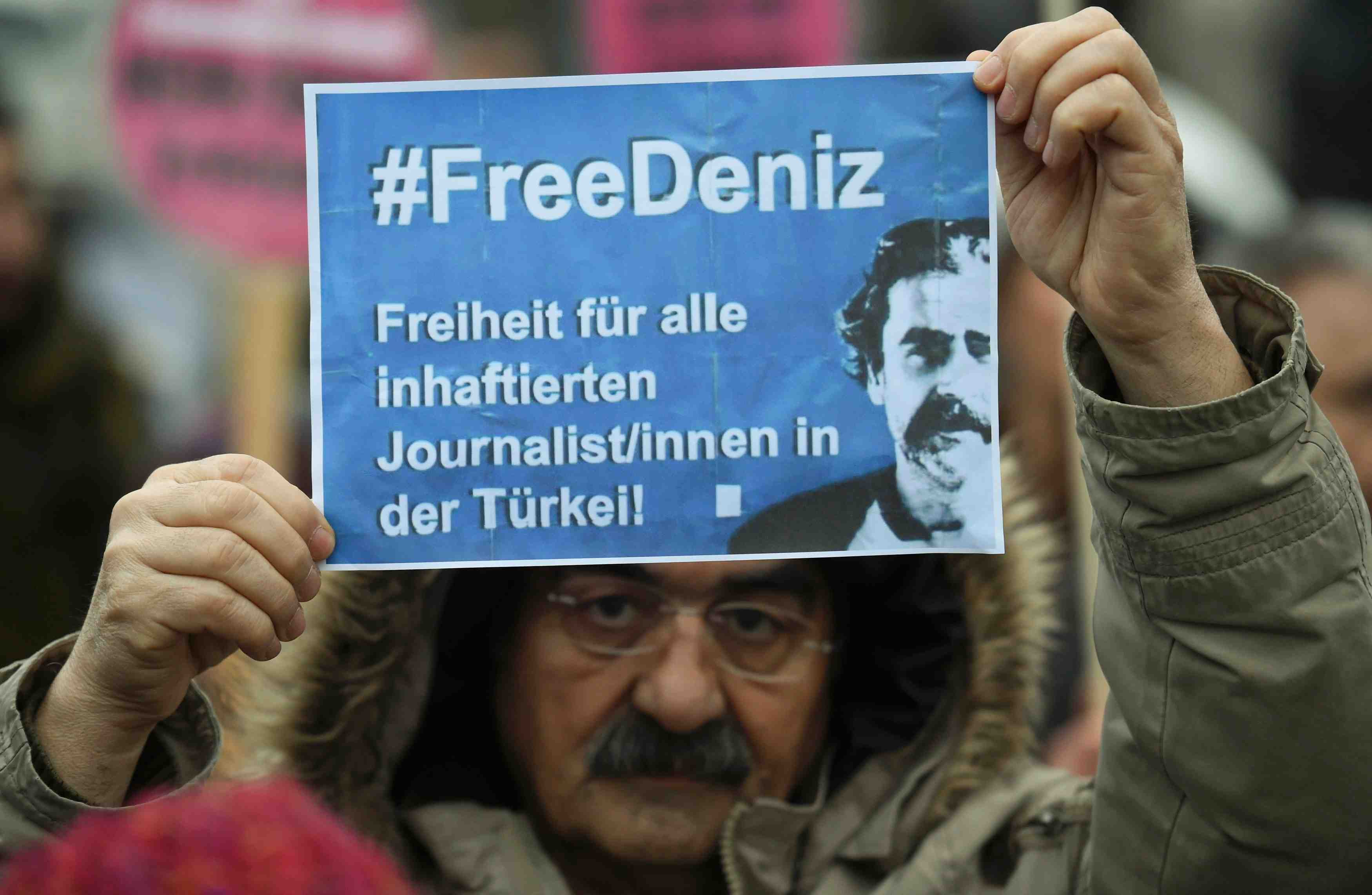 Le correspondant de die welt reste en detention en turquie