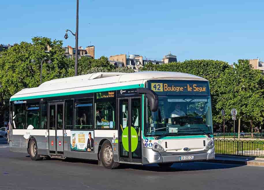 Les chauffeurs RATP ont la promesse d'Ile-de-France Mobilités qu'ils resteront affectés à leur ligne actuelle, mais aussi au même dépôt, pour éviter de trop les éloigner de leur lieu de travail.