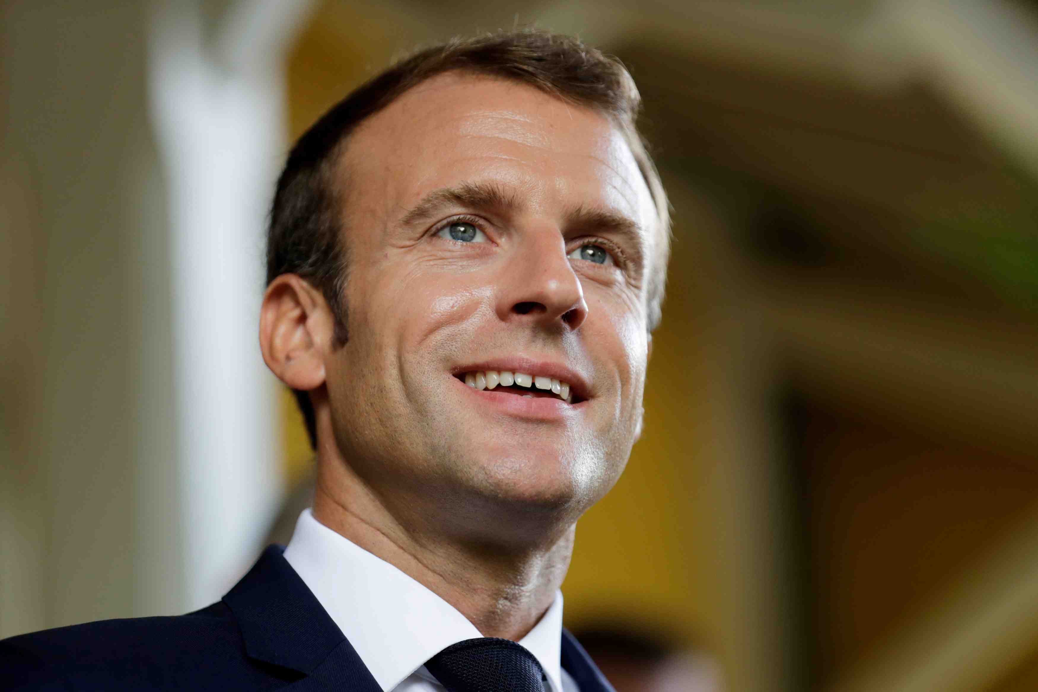 Sondage: macron approuve pour sa gestion du dossier aquarius