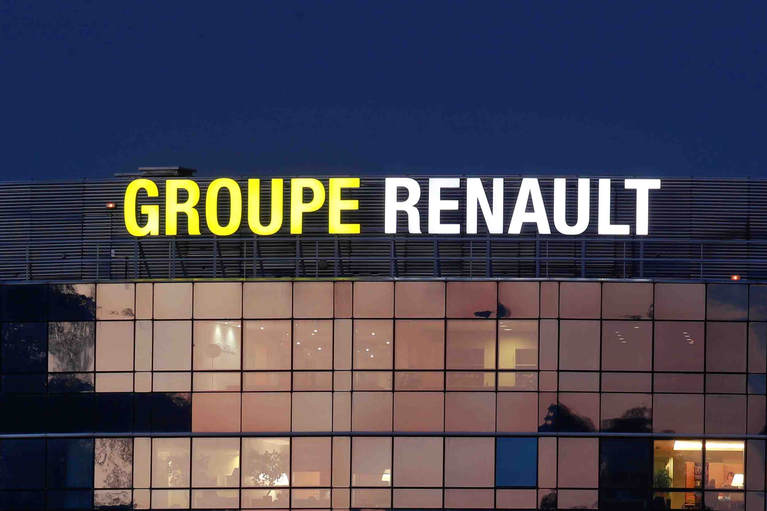 Perquisition au siege de renault, liee a une affaire ghosn