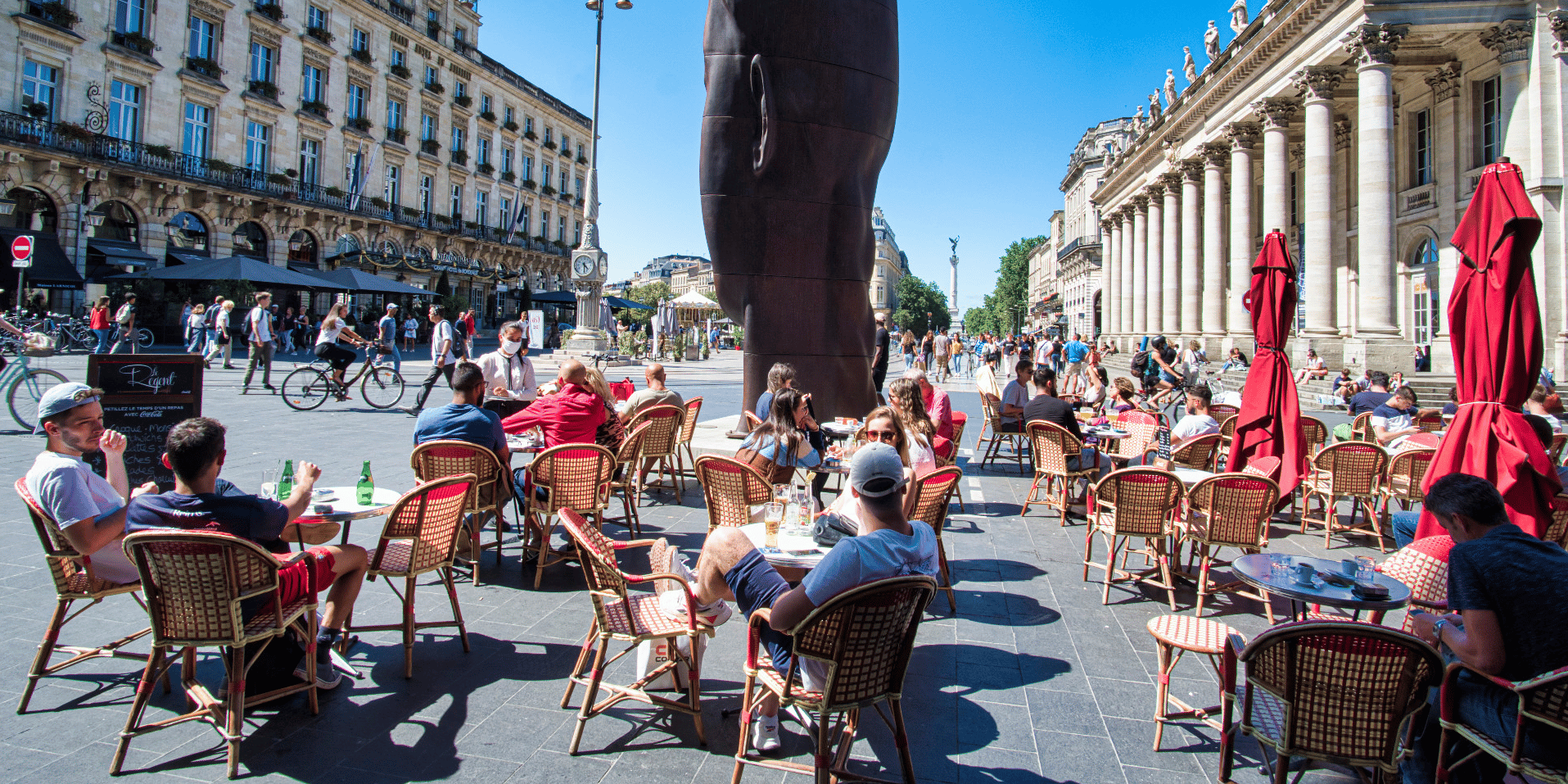 Terrasse dans le centre-ville de Bordeaux