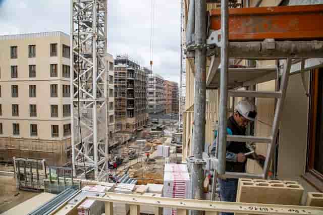 La FFB Auvergne-Rhône-Alpes estime que près de 15.000 emplois du BTP sont aujourd'hui menacés dans la région du fait de la diminution du nombre de constructions.