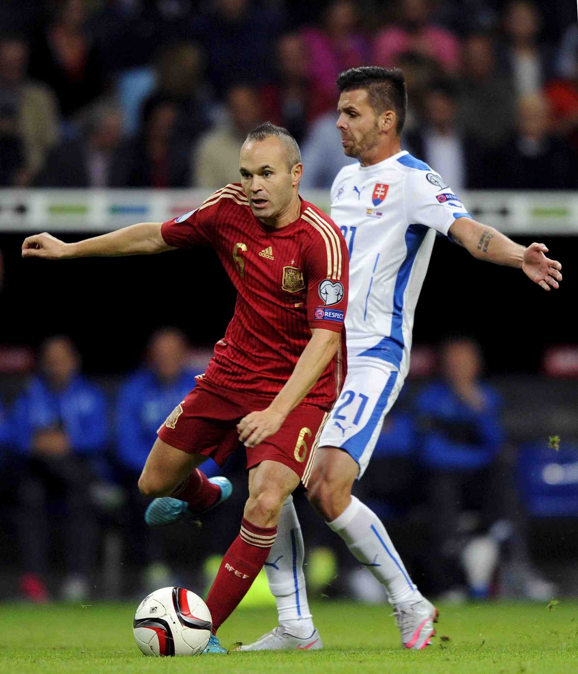 L'espagne rattrape la slovaquie, la suisse renverse la slovenie