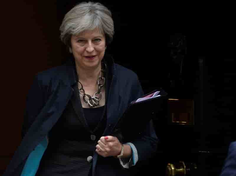 May veut lier accord de transition et accord commercial avec l'ue