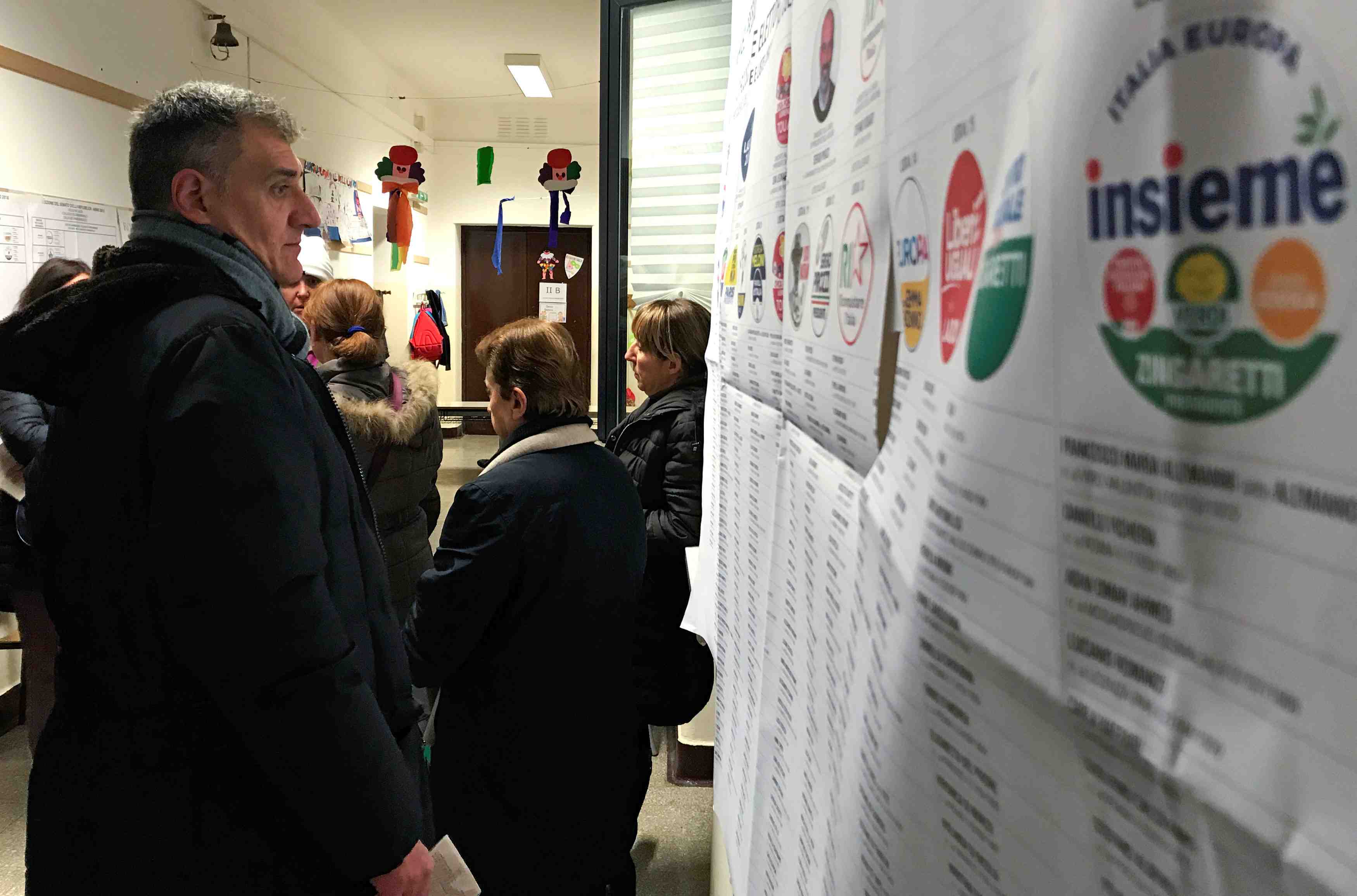 Pas de majorite parlementaire claire en italie