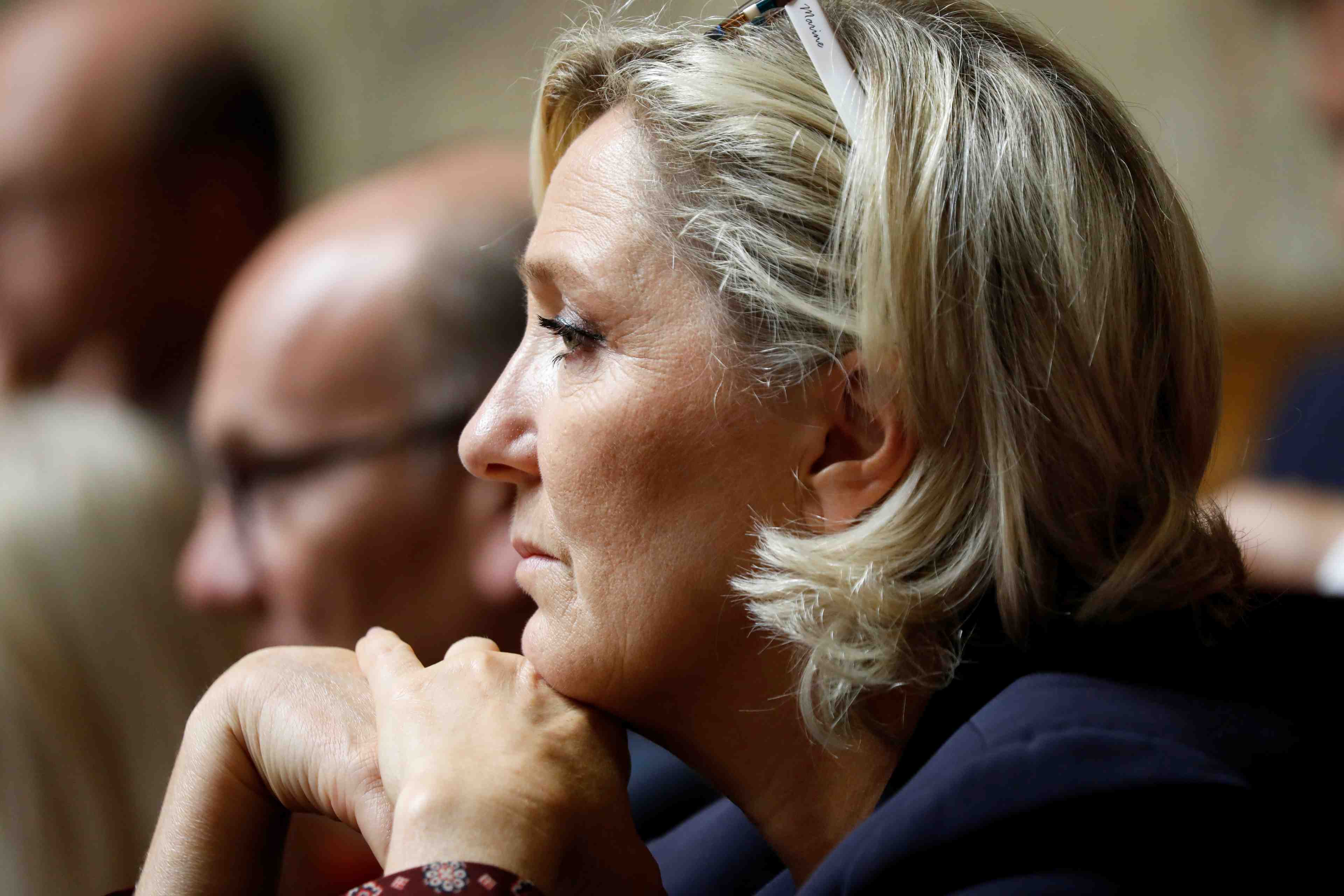 Contrainte a une expertise psychiatrique, le pen s'indigne
