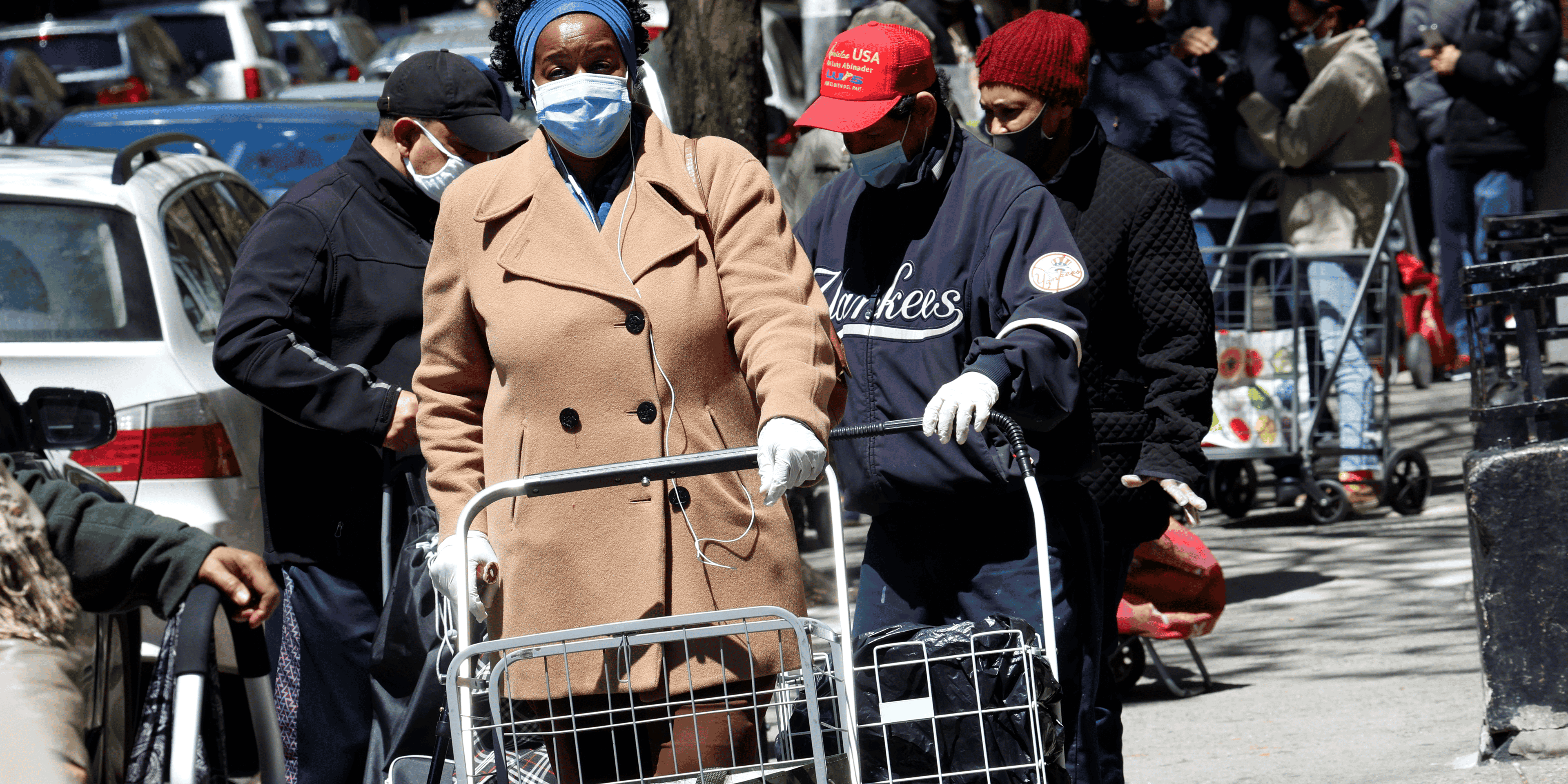 États-Unis : des centaines de personnes font la queue lors d'une distribution alimentaire pour les personnes dans le besoin