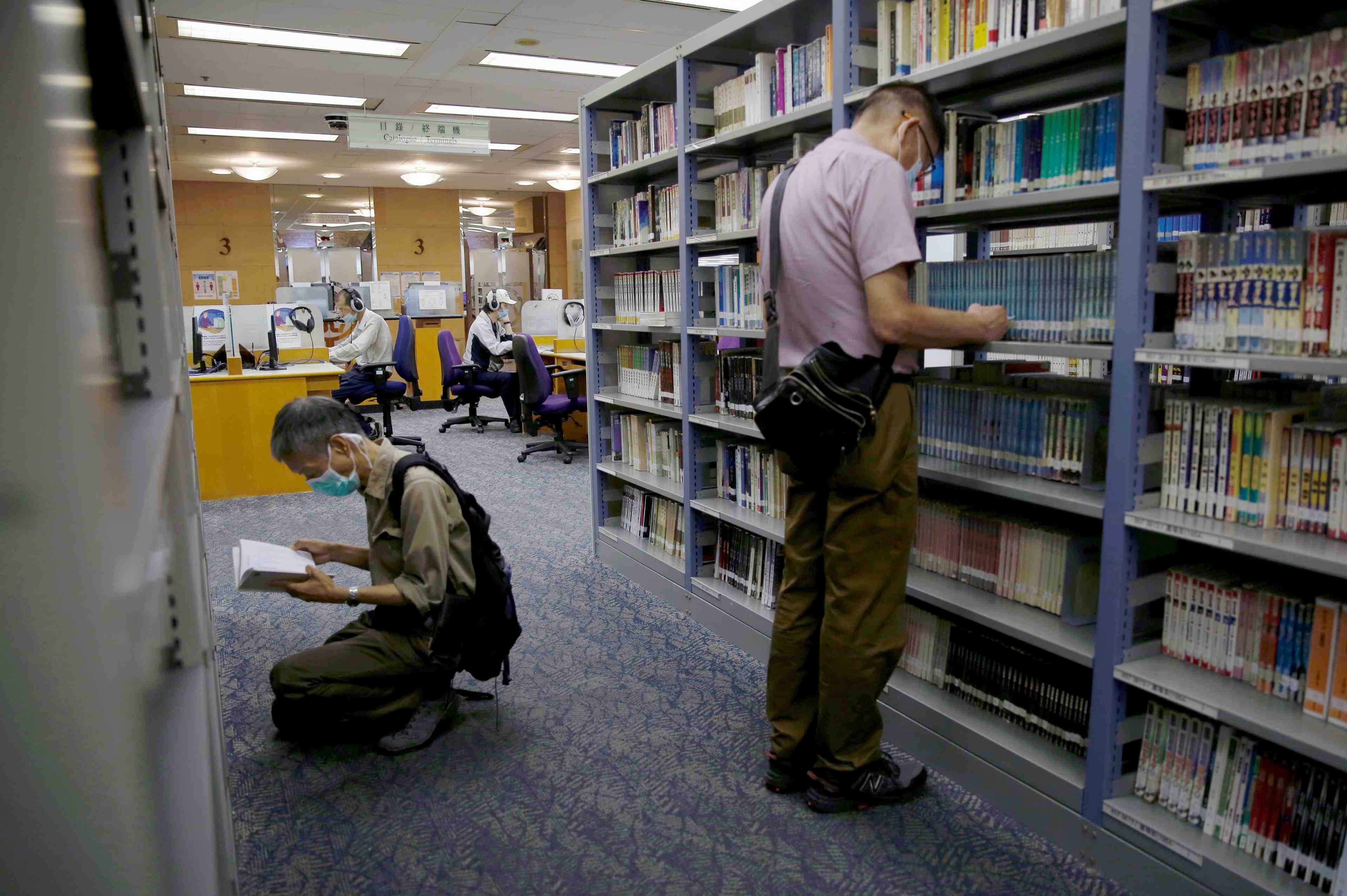 Hong kong: pas de manuels scolaires contraires a la loi securitaire
