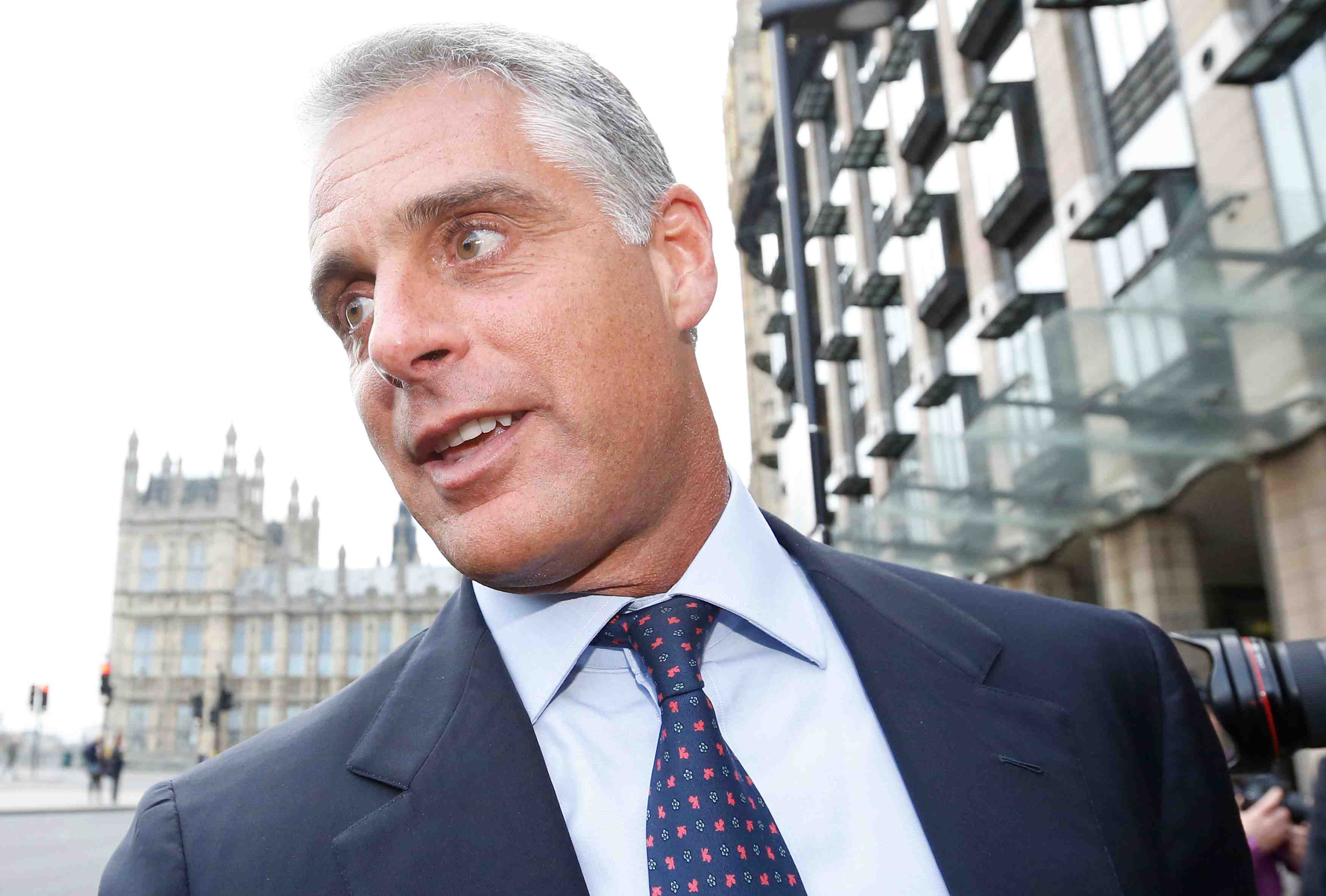 Orcel pourrait abandonner une partie des poursuites contre santander s'il devenait dg d'unicredit