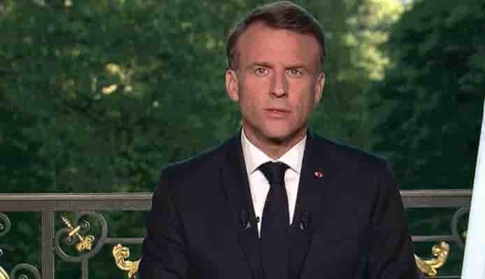 Emmanuel Macron a dit vouloir « tendre la main à tous ceux qui sont prêts à venir gouverner » avec lui et excluant toute démission quelle qu'en soit l'issue du scrutin.