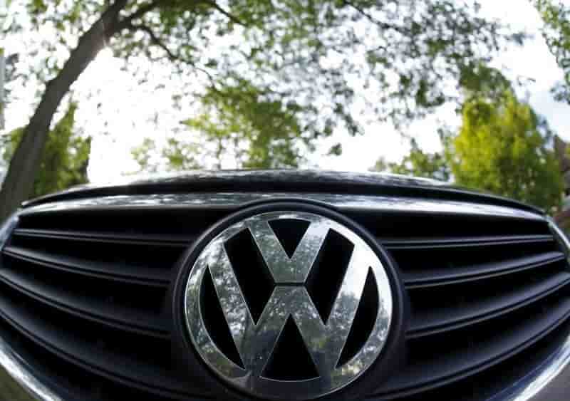 Volkswagen repartit entre 13 banques son pret relais de 20 milliards d'euros