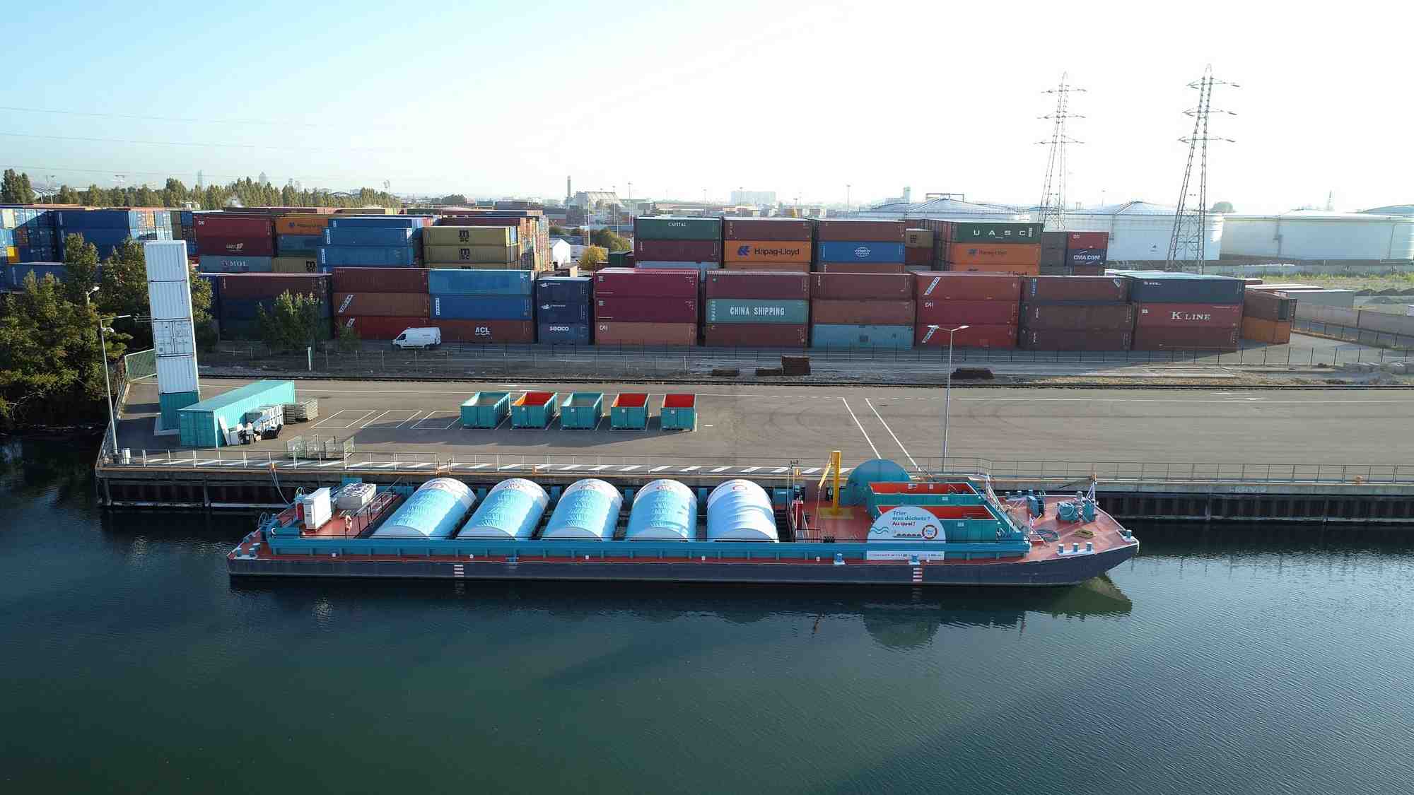 Au 1er avril prochain, un consortium mené par CMA CGM prendra la tête de la sous-concession des terminaux à conteneurs et colis lourds du port Edouard Herriot. Une arrivée qui traduit l’ambition des acteurs régionaux d’accélérer le trafic par conteneurs entre Lyon et la cité phocéenne.