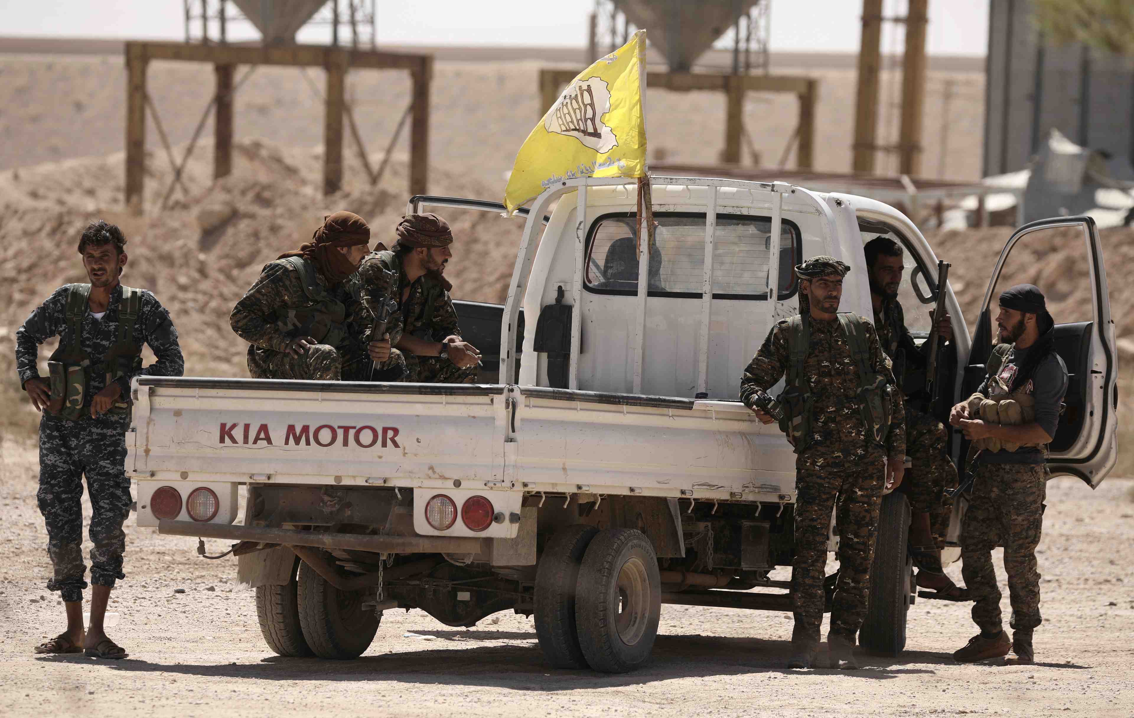 Syrie: les rebelles des fds dans les faubourgs de dair az zour