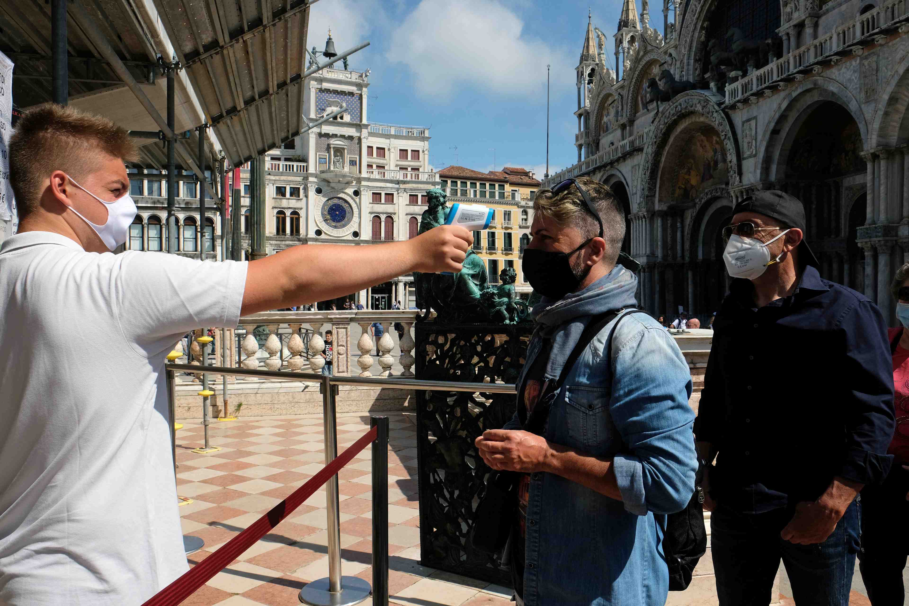 Coronavirus: baisse record des deces enregistres en italie depuis le 2 mars