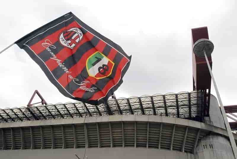 Silvio berlusconi negocie la vente de 48% de l'ac milan