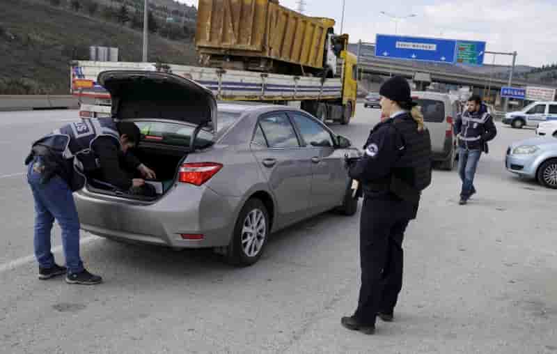 Une voiture piegee desamorcee en turquie