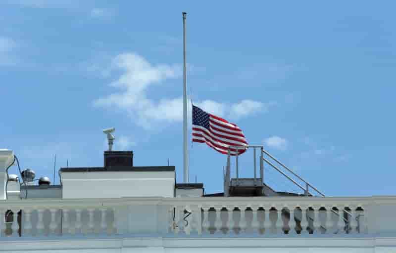 Drapeaux en berne aux etats-unis