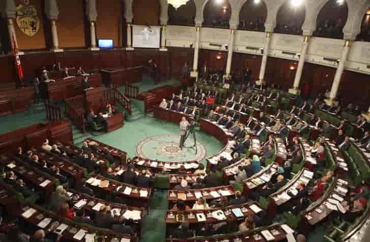 Demission groupee de 32 deputes tunisiens