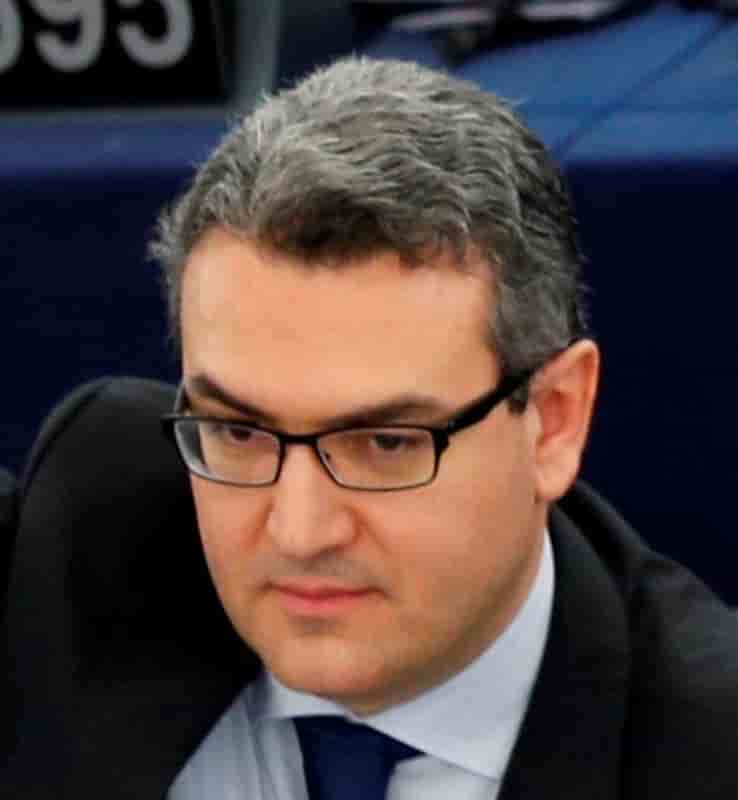 Mandat de la justice dominicaine contre aymeric chauprade dans l'affaire "air cocaine"