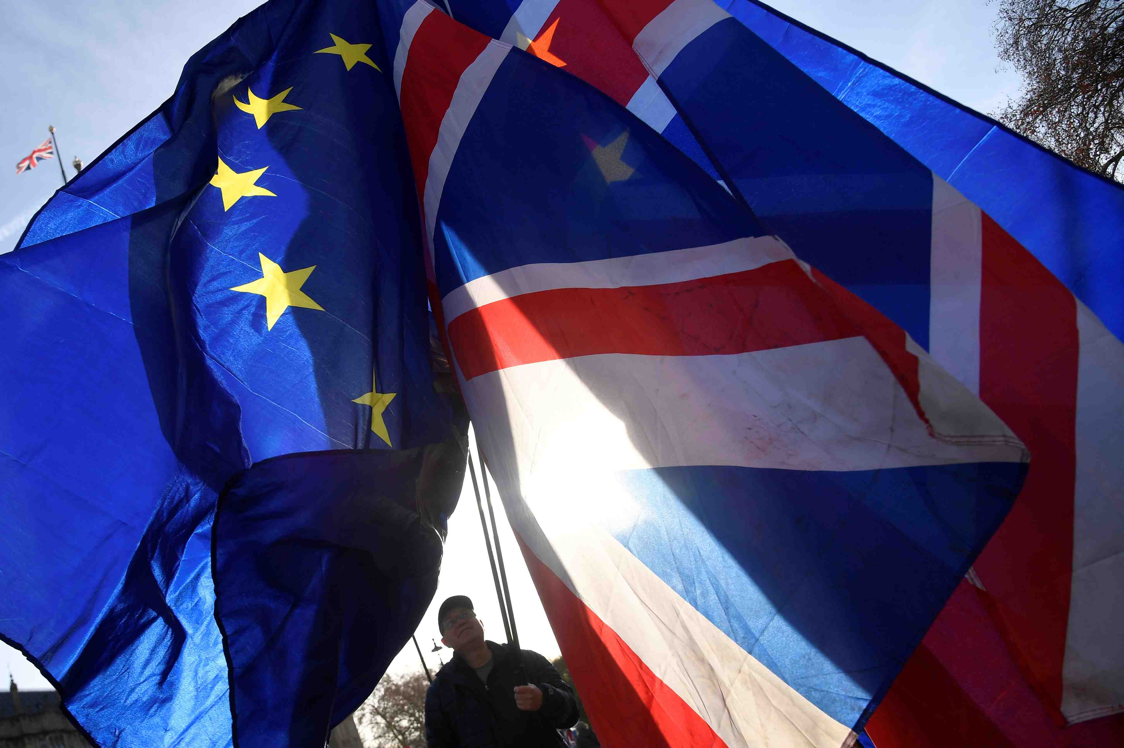 A 100 jours du brexit, les preparatifs d'un "no deal" s'accelerent